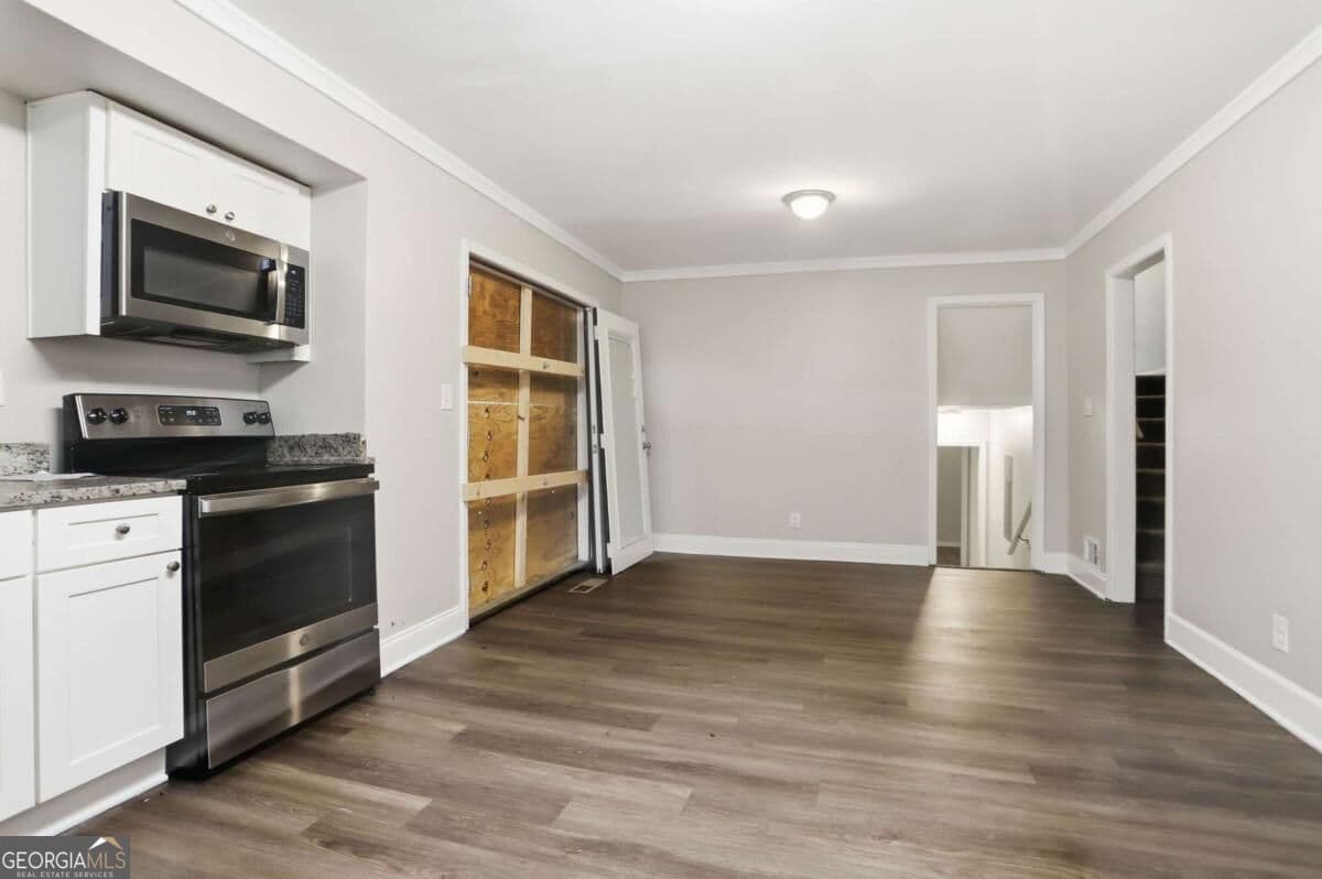 4 bedroom, 2 bathroom, 2,049 sq ft single family residence for sale at 2572 Glenrock Drive, Decatur, GA 30032 — photo 7