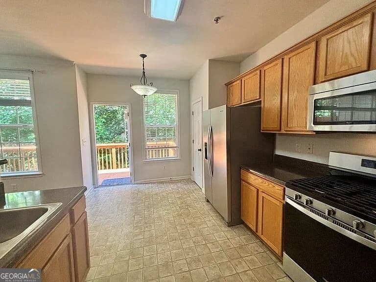 3 bedroom, 3.5 bathroom, 2,529 sq ft single family residence for rent at 4668 Creekside Villa Way, Smyrna, GA 30082 for $2,795 a month — photo 9