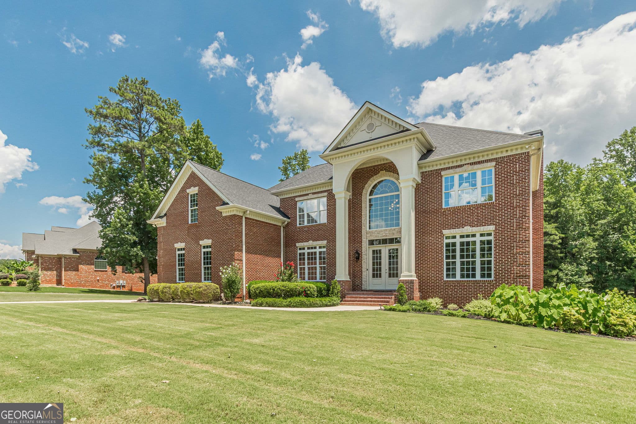 5 bedroom, 4.5 bathroom, 5,270 sq ft single family residence for sale at 270 Annelise Park Drive, Fayetteville, GA 30214 — photo 3