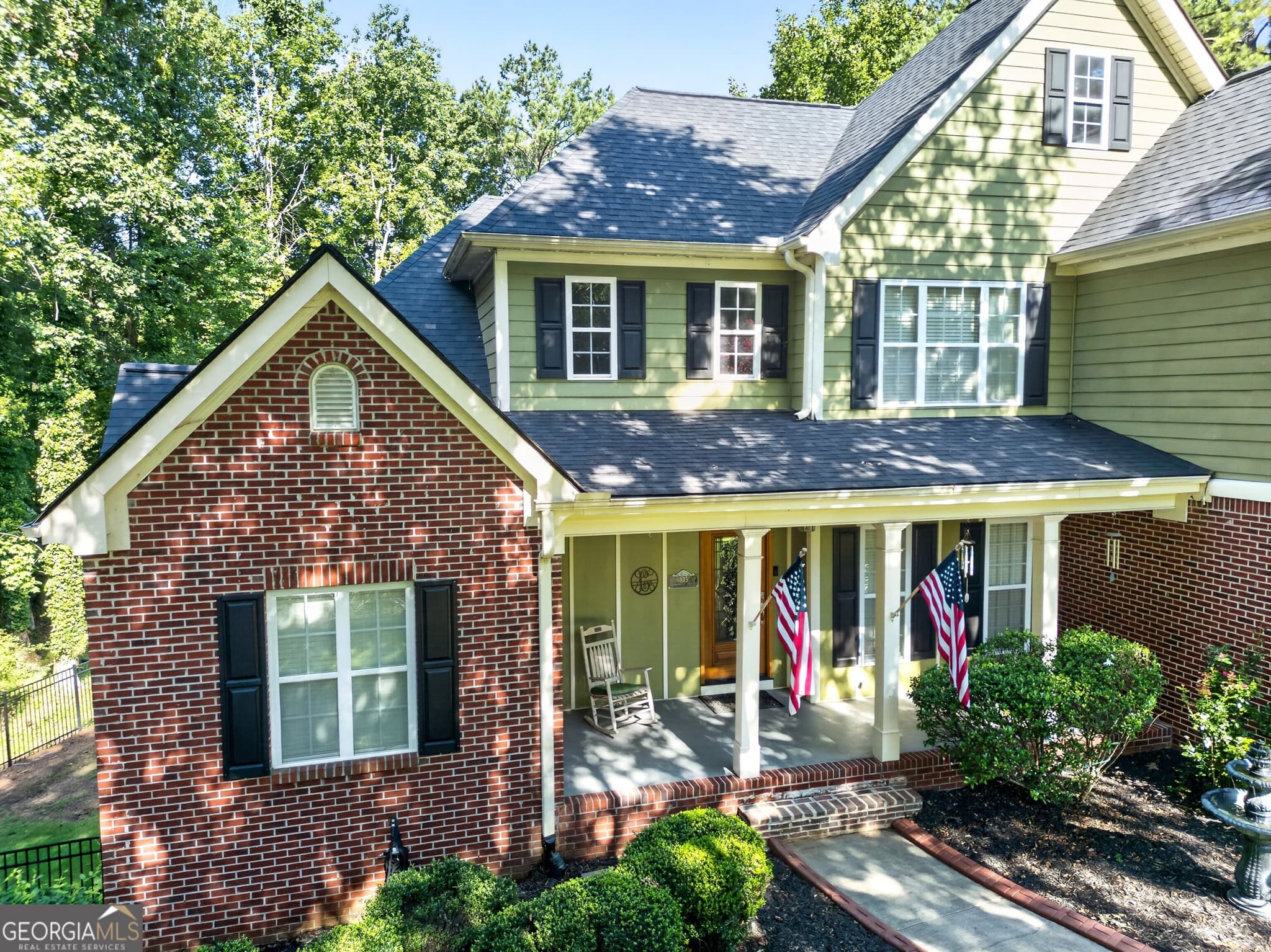 4 bedroom, 4.5 bathroom, 4,882 sq ft single family residence for sale at 135 Primrose Pass, Newnan, GA 30265 — photo 4