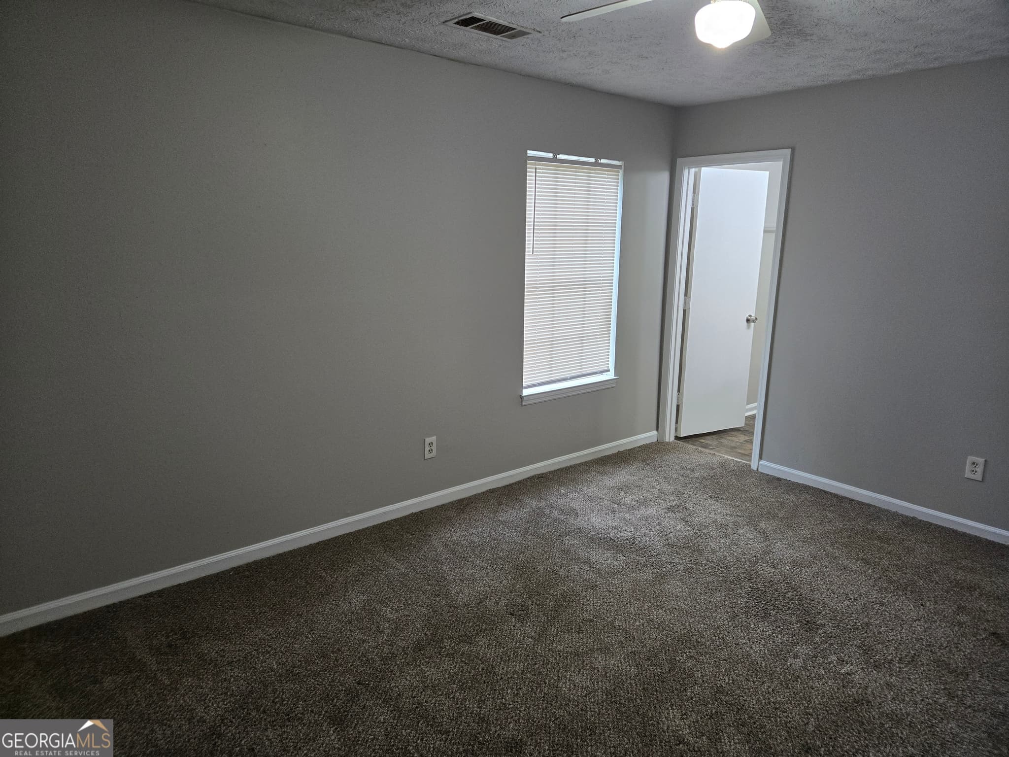 3 bedroom, 2 bathroom, 1,382 sq ft single family residence for sale at 447 Sherwood Circle, Stone Mountain, GA 30087 — photo 6