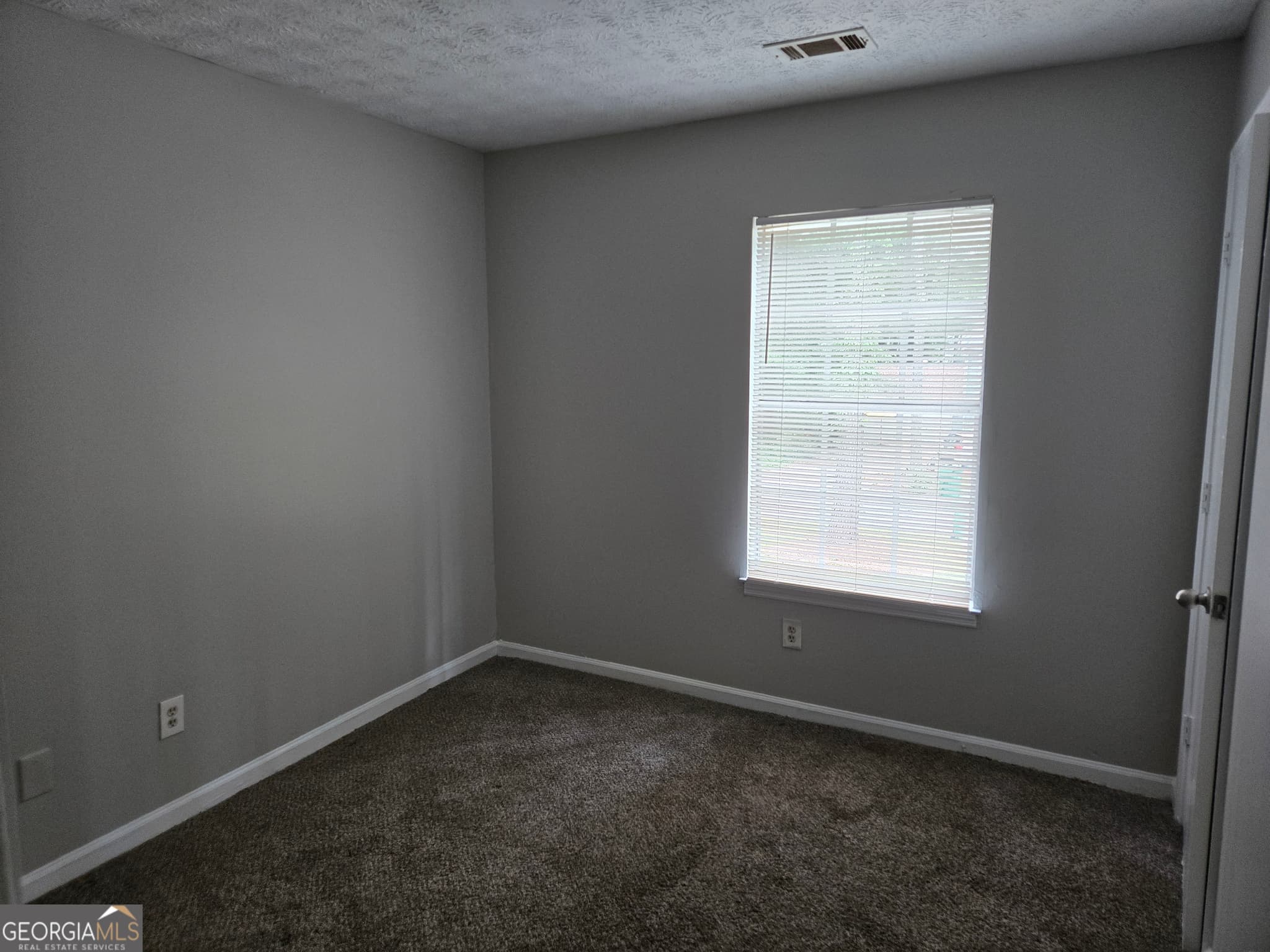 3 bedroom, 2 bathroom, 1,382 sq ft single family residence for sale at 447 Sherwood Circle, Stone Mountain, GA 30087 — photo 9