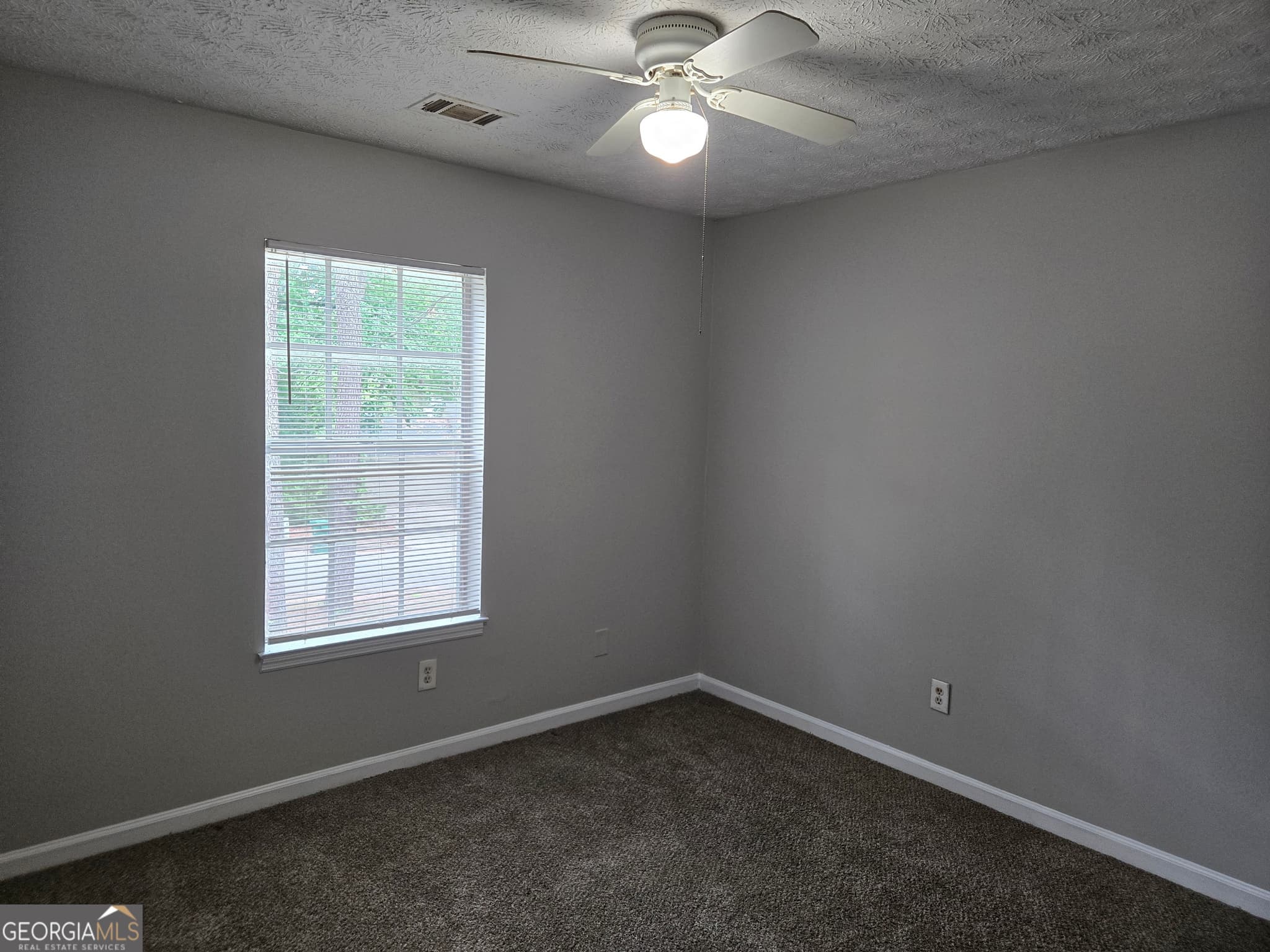 3 bedroom, 2 bathroom, 1,382 sq ft single family residence for sale at 447 Sherwood Circle, Stone Mountain, GA 30087 — photo 10