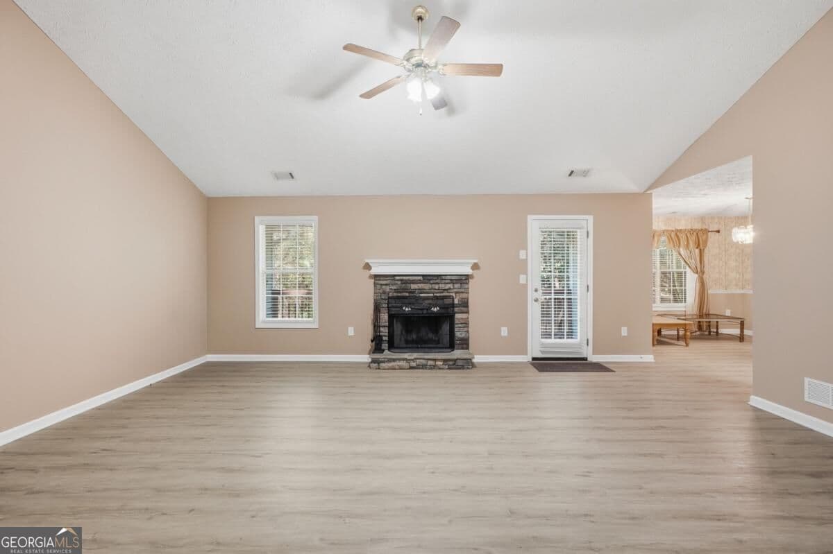 4 bedroom, 2 bathroom, 1,851 sq ft single family residence for sale at 2072 Amberly Crossing Lane, Dacula, GA 30019 — photo 9