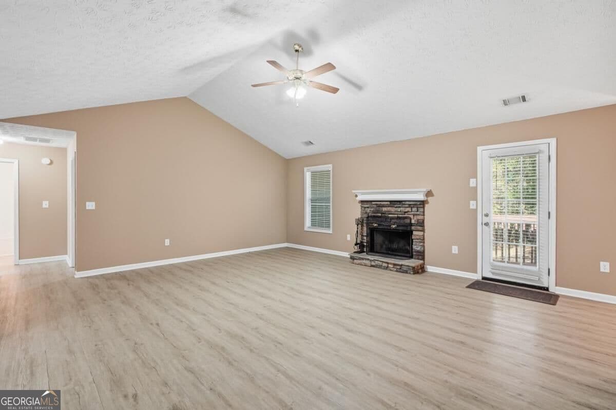 4 bedroom, 2 bathroom, 1,851 sq ft single family residence for sale at 2072 Amberly Crossing Lane, Dacula, GA 30019 — photo 8