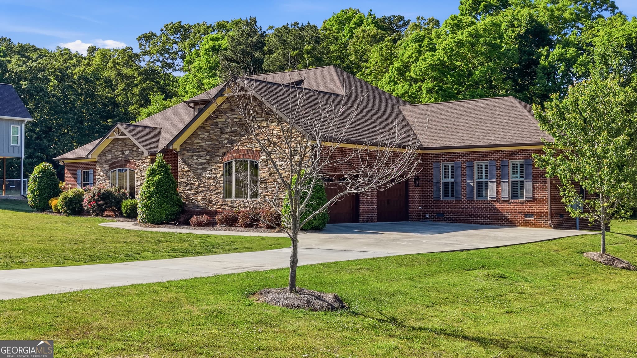 3 bedroom, 2.5 bathroom, 3,170 sq ft single family residence for sale at 1010 Buckingham Way, Rocky Face, GA 30740 — photo 2