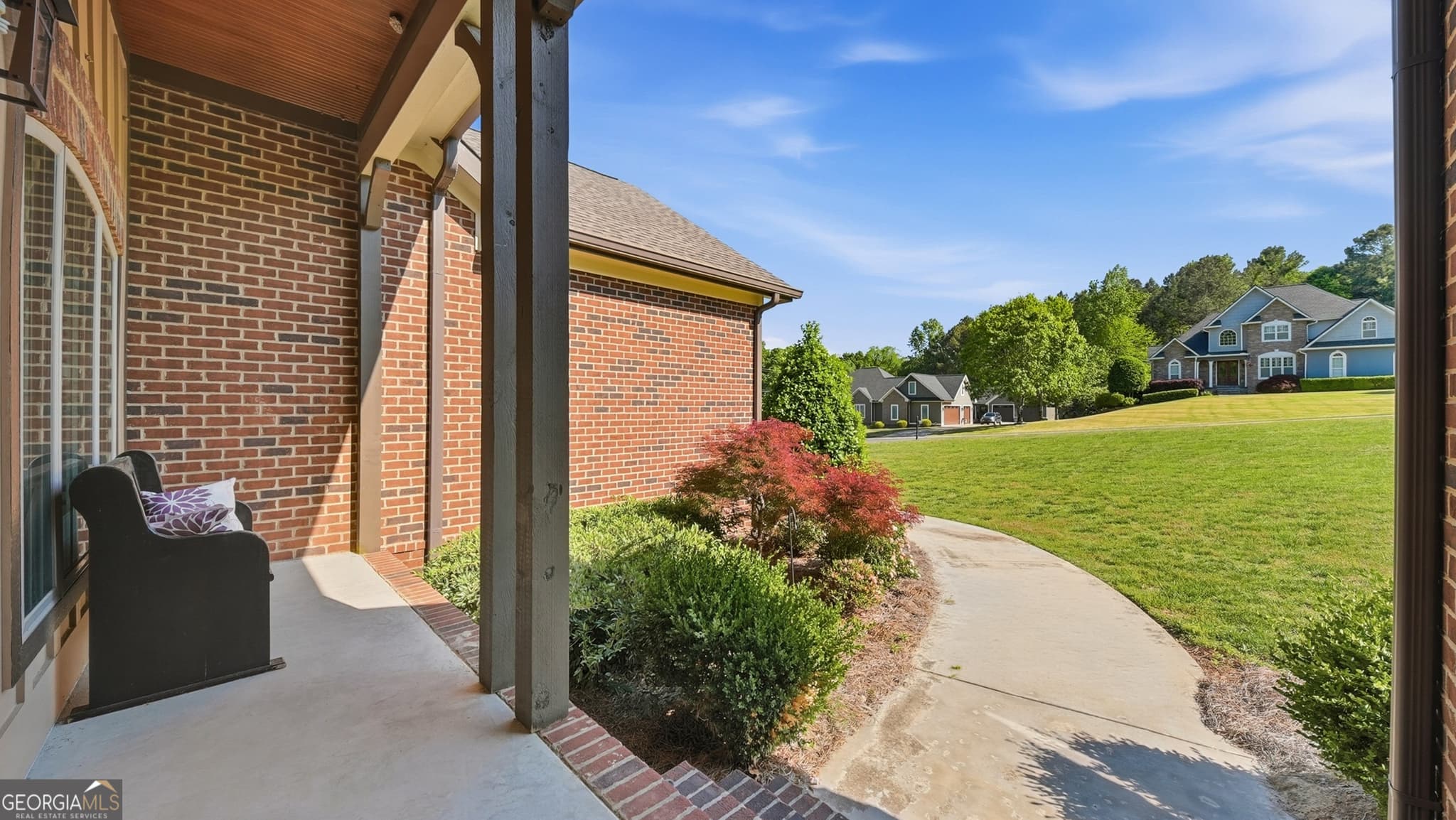 3 bedroom, 2.5 bathroom, 3,170 sq ft single family residence for sale at 1010 Buckingham Way, Rocky Face, GA 30740 — photo 3