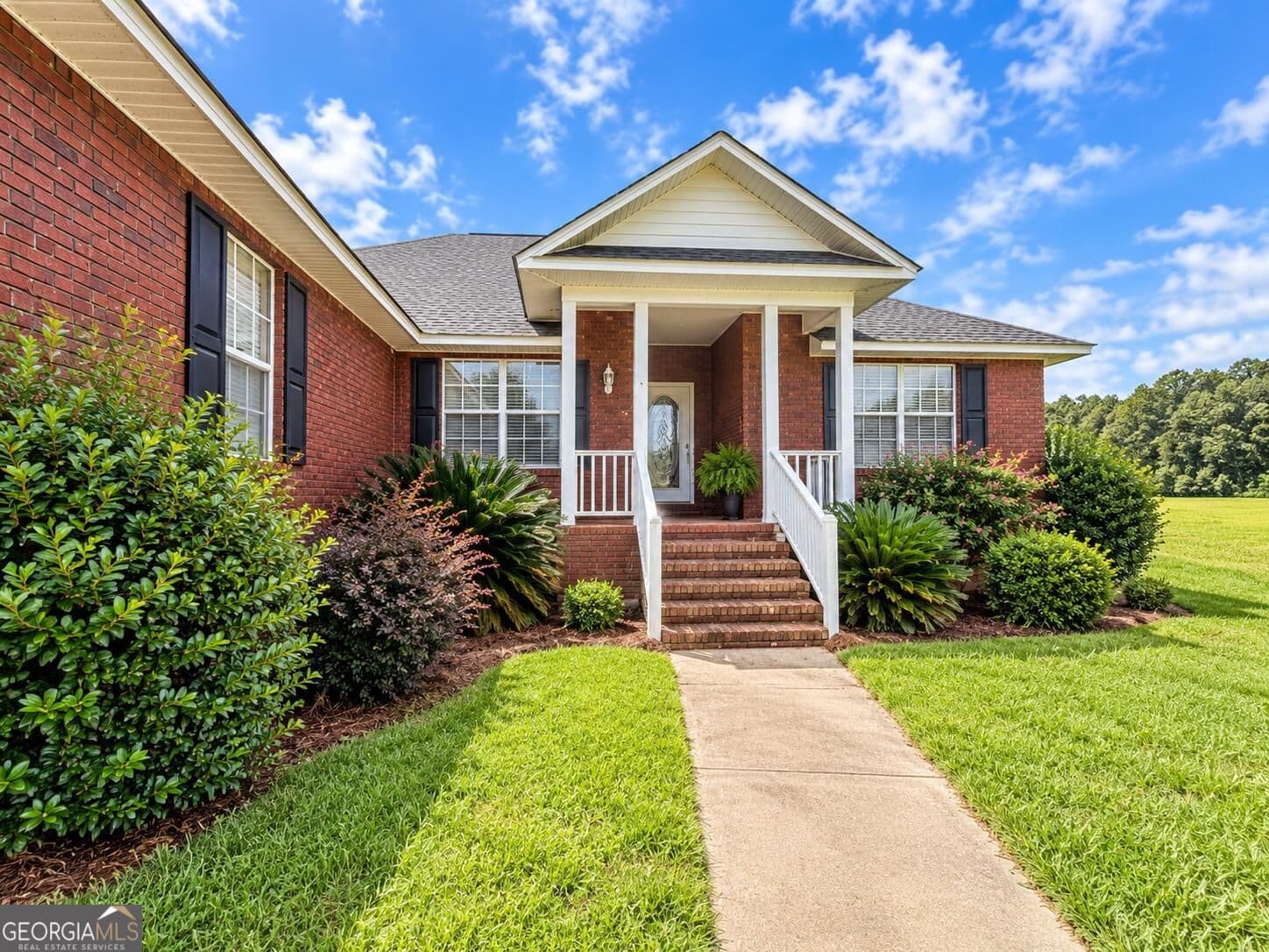 4 bedroom, 2 bathroom, 2,614 sq ft single family residence for sale at 130 Willow Ridge Circle, Thomasville, GA 31757