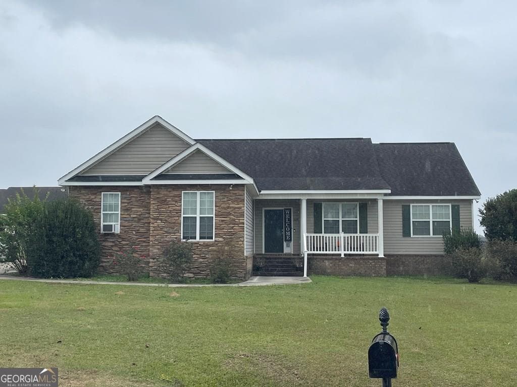 1,686 sq ft single family residence sold at 318 W Leyland Court, Statesboro, GA 30458