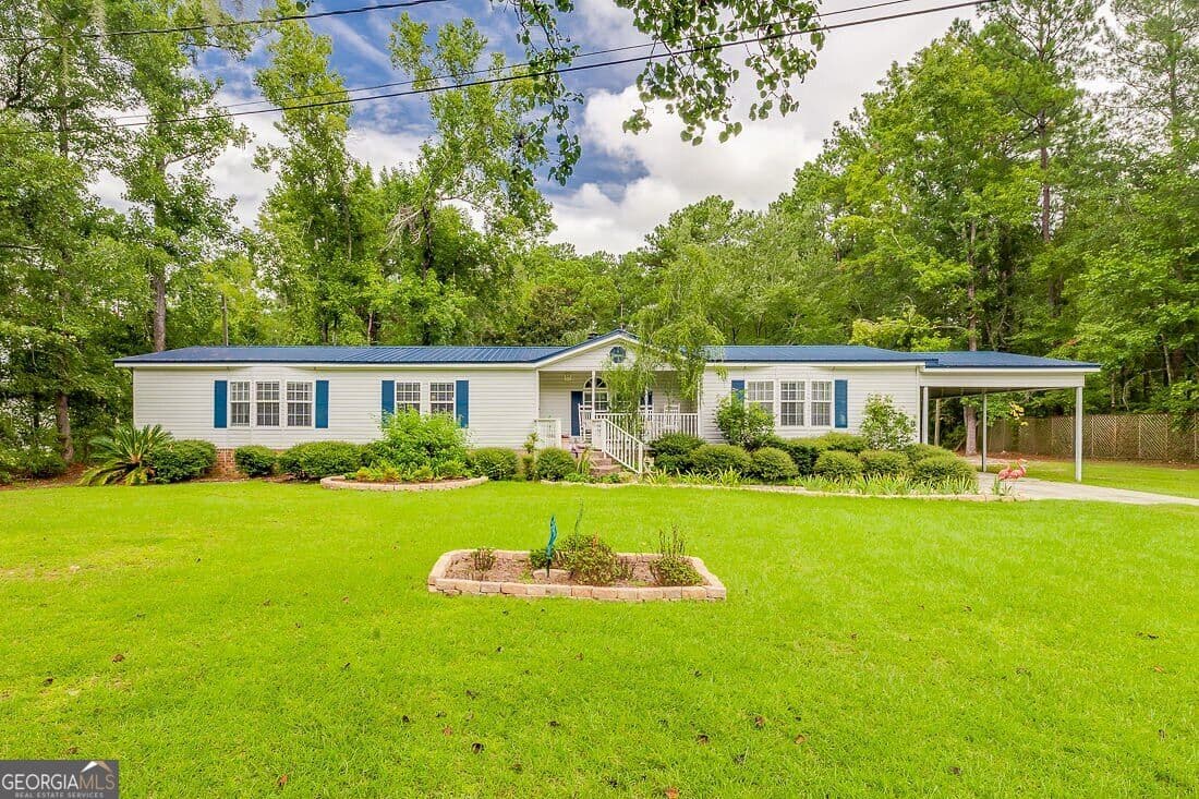 3 bedroom, 2 bathroom, 2,184 sq ft manufactured home,single family residence for sale at 3555 Noel C Conaway Road, Guyton, GA 31312