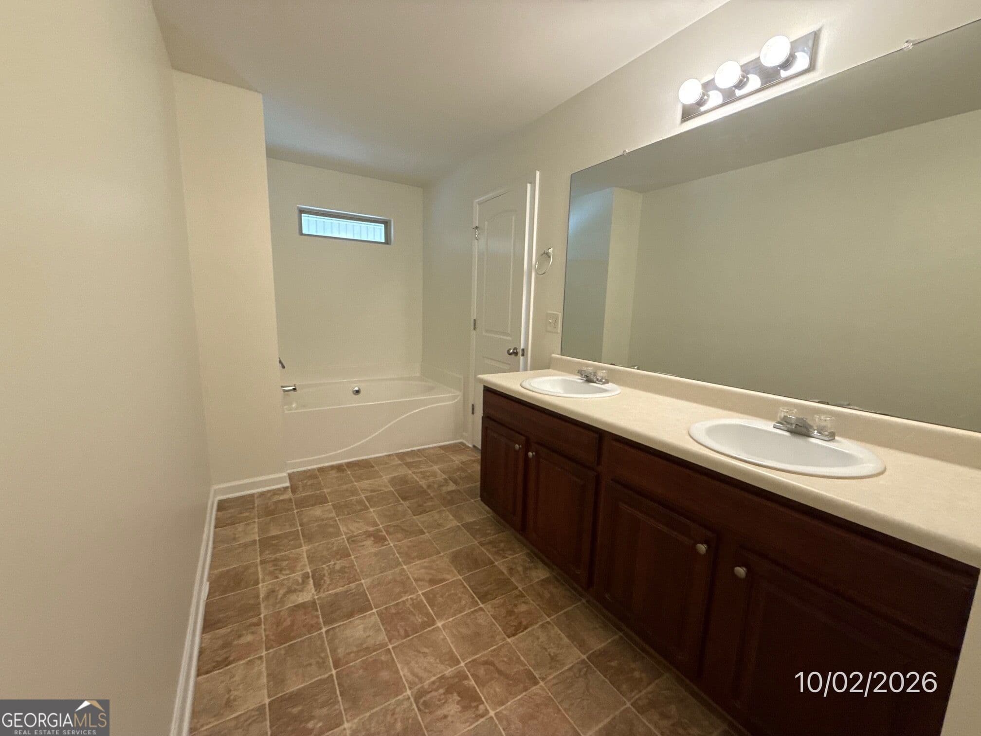 3 bedroom, 2.5 bathroom, 1,704 sq ft single family residence for rent at 1096 McConaughy Court, Mcdonough, GA 30253 for $1,750 a month — photo 10