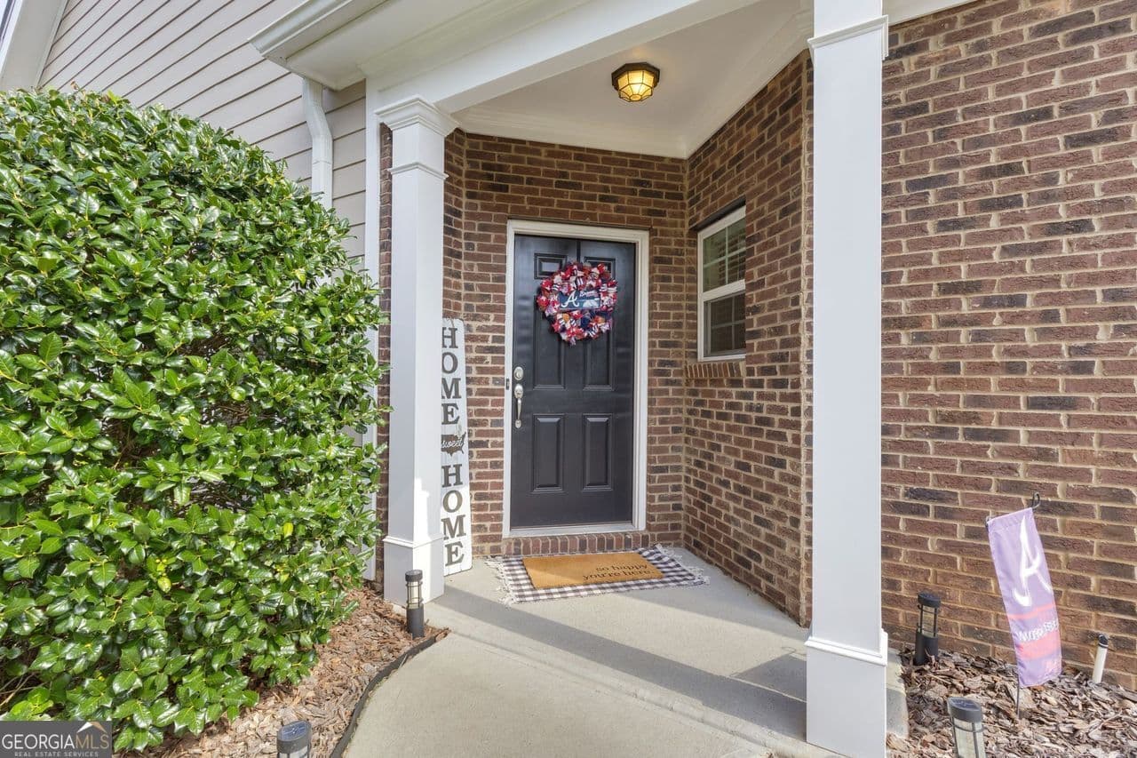 3 bedroom, 2.5 bathroom, 1,696 sq ft townhouse for sale at 172 Granite Way, Newnan, GA 30265 — photo 5