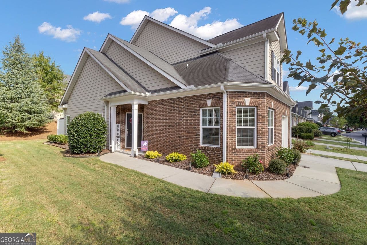 3 bedroom, 2.5 bathroom, 1,696 sq ft townhouse for sale at 172 Granite Way, Newnan, GA 30265 — photo 4
