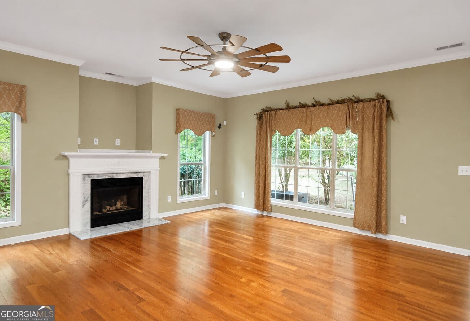 4 bedroom, 2.5 bathroom, 2,640 sq ft single family residence for sale at 209 Avalon Way, Mcdonough, GA 30252 — photo 2