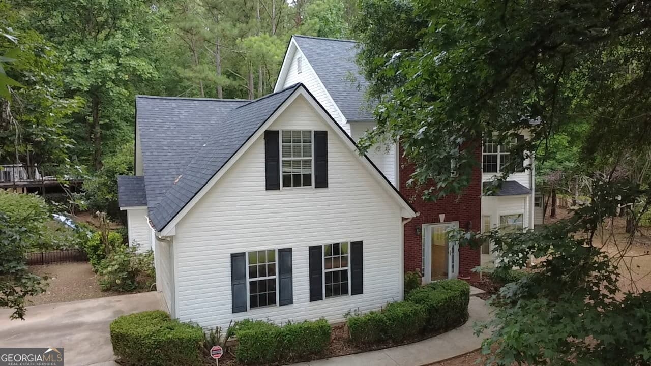 4 bedroom, 2.5 bathroom, 2,640 sq ft single family residence for sale at 209 Avalon Way, Mcdonough, GA 30252 — photo 9