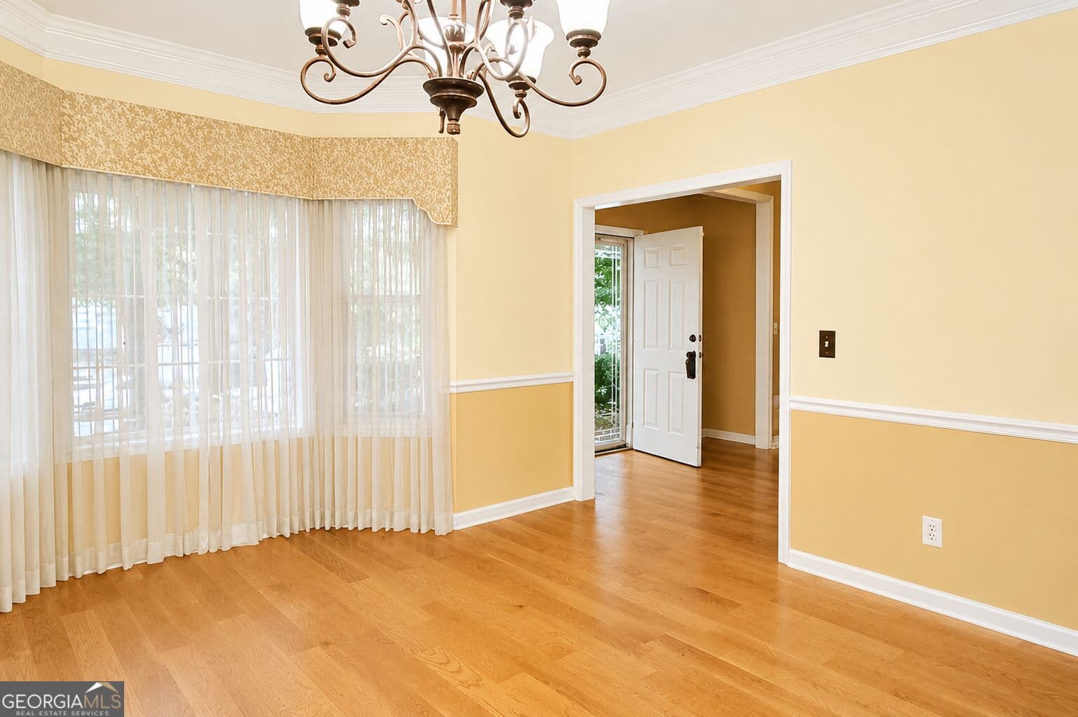 4 bedroom, 2.5 bathroom, 2,640 sq ft single family residence for sale at 209 Avalon Way, Mcdonough, GA 30252 — photo 8