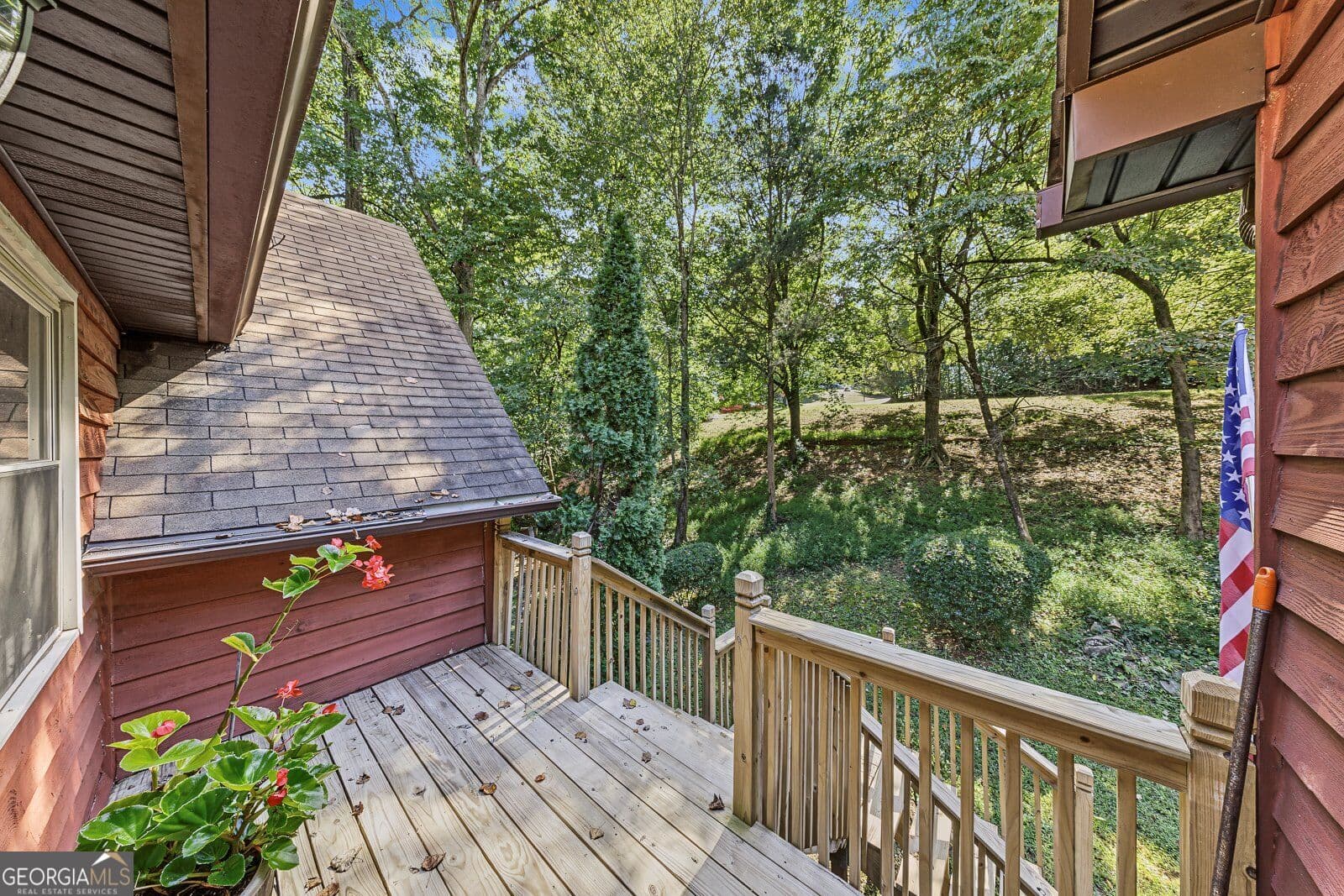 3 bedroom, 2 bathroom, 2,376 sq ft single family residence for sale at 708 Cobb Trail, Woodstock, GA 30188 — photo 2