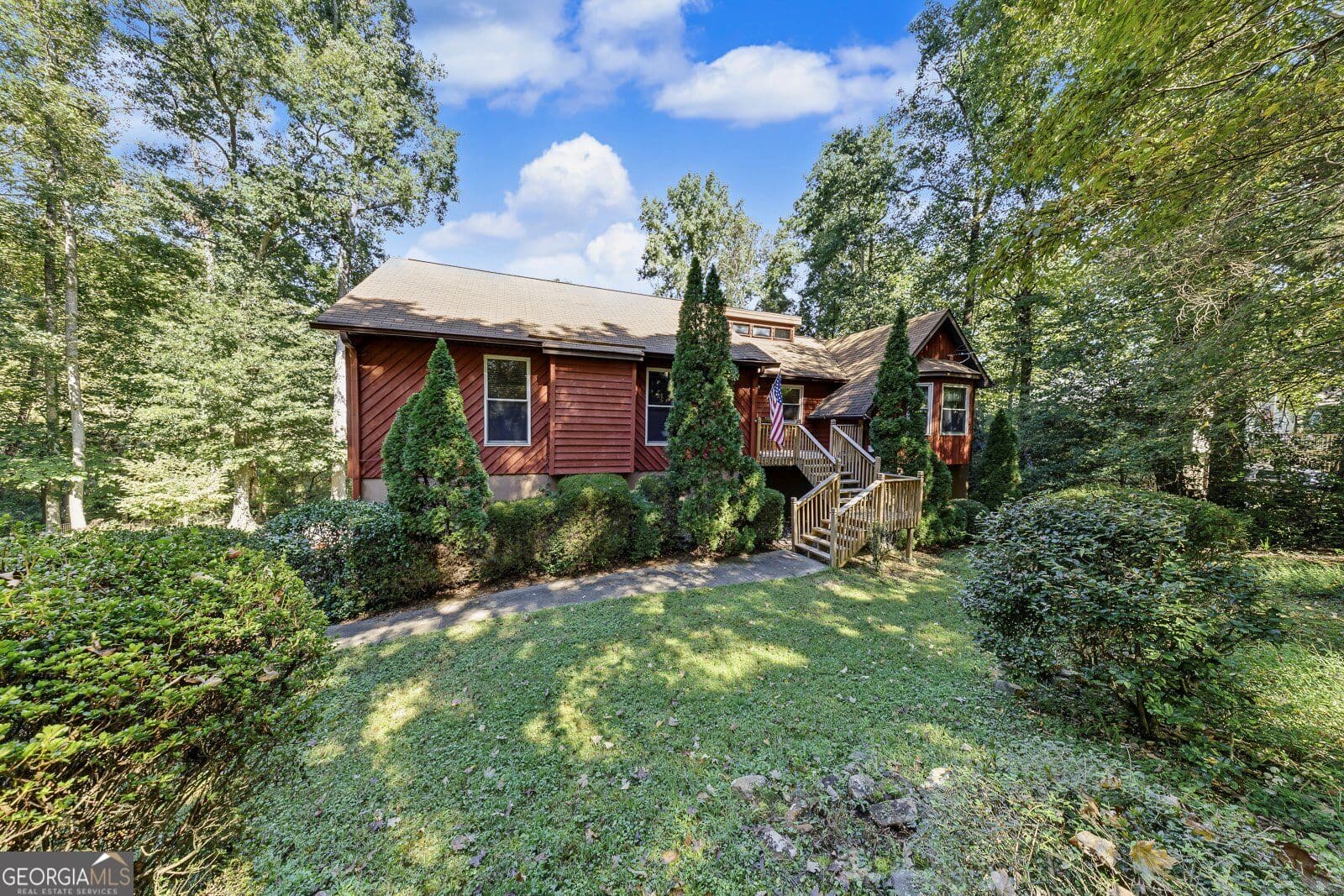 3 bedroom, 2 bathroom, 2,376 sq ft single family residence for sale at 708 Cobb Trail, Woodstock, GA 30188 — photo 4