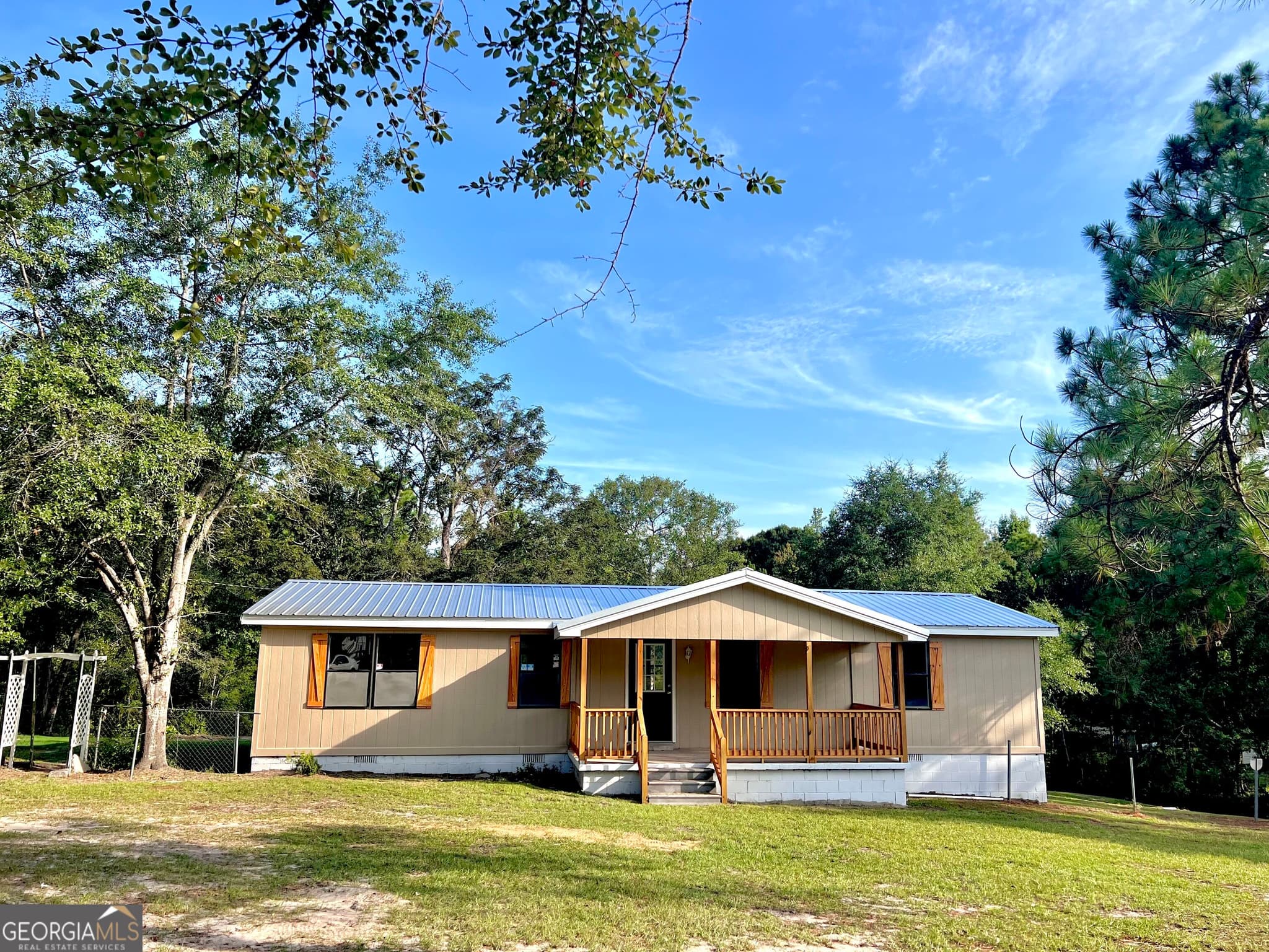 3 bedroom, 2 bathroom, 1,344 sq ft manufactured home,single family residence for sale at 85 Shady Oaks Road, Eastman, GA 31023 — photo 2