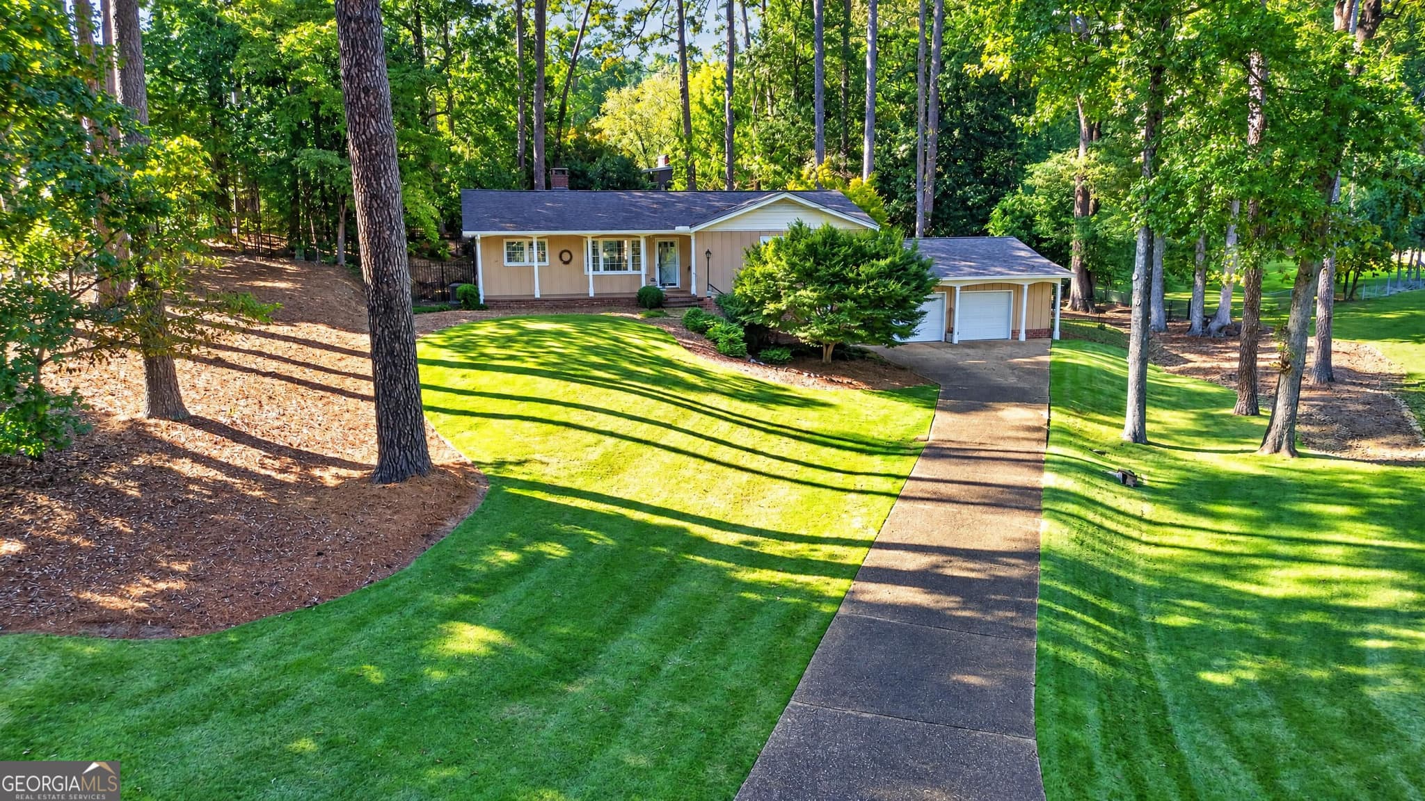 4 bedroom, 2.5 bathroom, 2,639 sq ft single family residence for sale at 3 Pine Valley Road, Rome, GA 30165 — photo 3