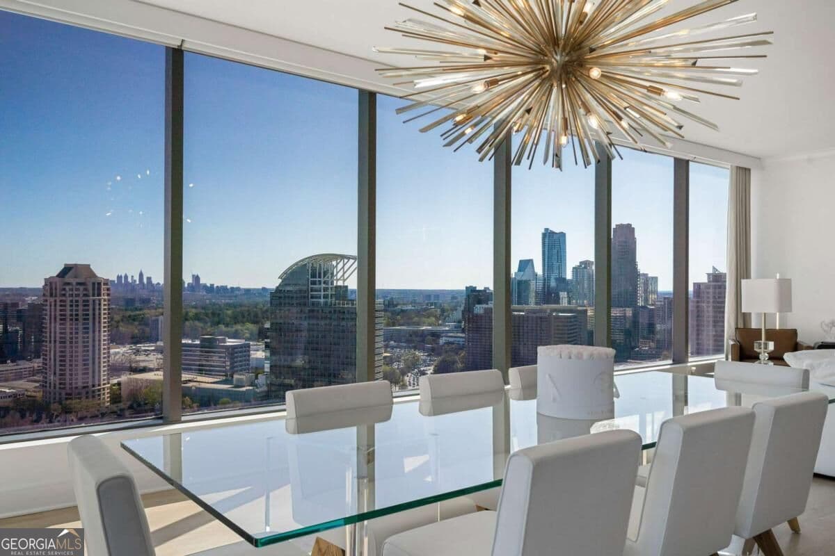 3 bedroom, 2.5 bathroom condominium for rent at 3630 Peachtree Road 2204, Atlanta, GA 30326 for $11,500 a month — photo 9