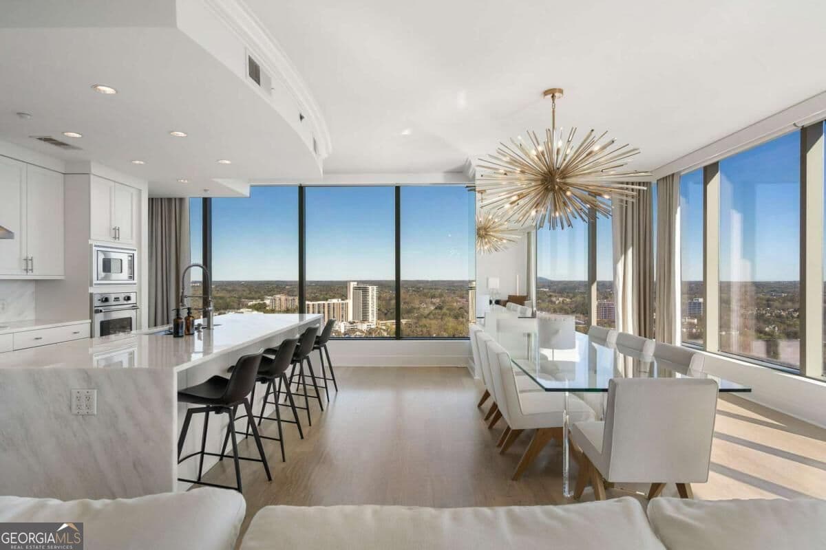 3 bedroom, 2.5 bathroom condominium for rent at 3630 Peachtree Road 2204, Atlanta, GA 30326 for $11,500 a month — photo 8