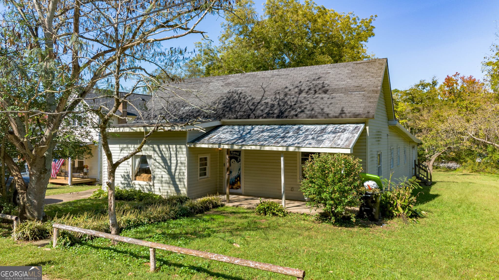 4 bedroom, 2 bathroom, 1,988 sq ft single family residence for sale at 183 Meadow Street, Tallapoosa, GA 30176