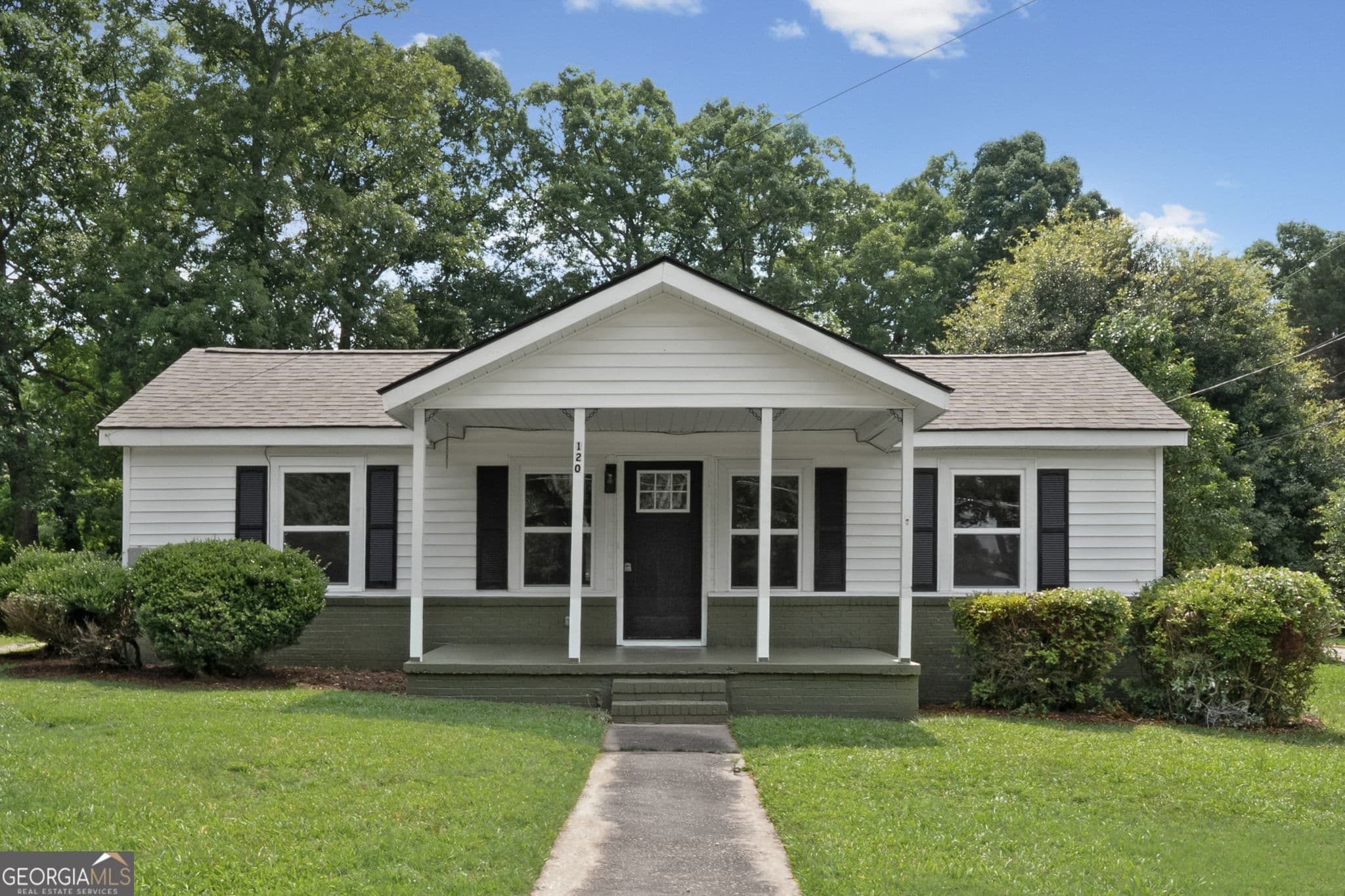 3 bedroom, 2 bathroom, 1,008 sq ft single family residence sold at 120 Woodlawn Avenue, Griffin, GA 30224