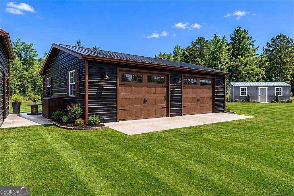 4 bedroom, 3 bathroom, 3,032 sq ft single family residence for sale at 8300 Ga Highway 17, Newington, GA 30446 — photo 2