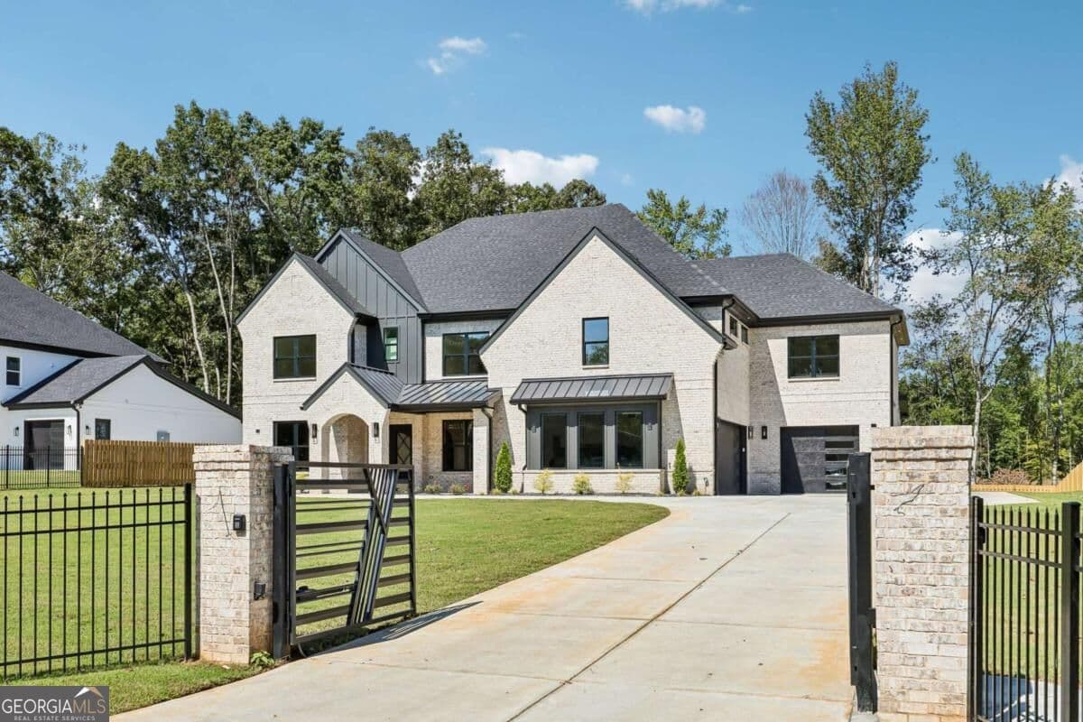 5 bedroom, 5.5 bathroom, 5,634 sq ft single family residence for sale at 4746 Braselton Hwy, Hoschton, GA 30548 — photo 2