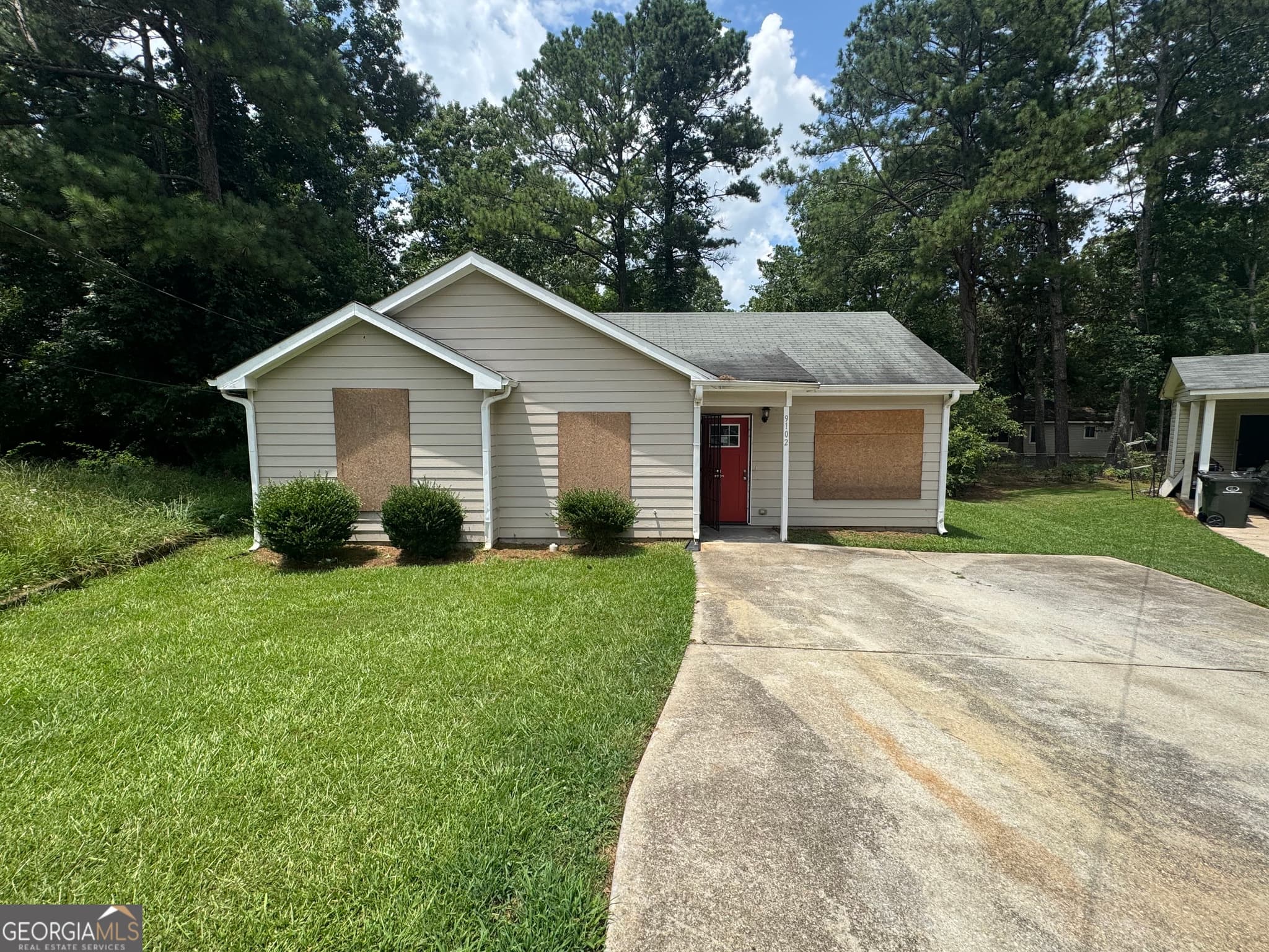 3 bedroom, 2 bathroom, 1,084 sq ft single family residence for sale at 9102 Morris Drive, Covington, GA 30014 — photo 2