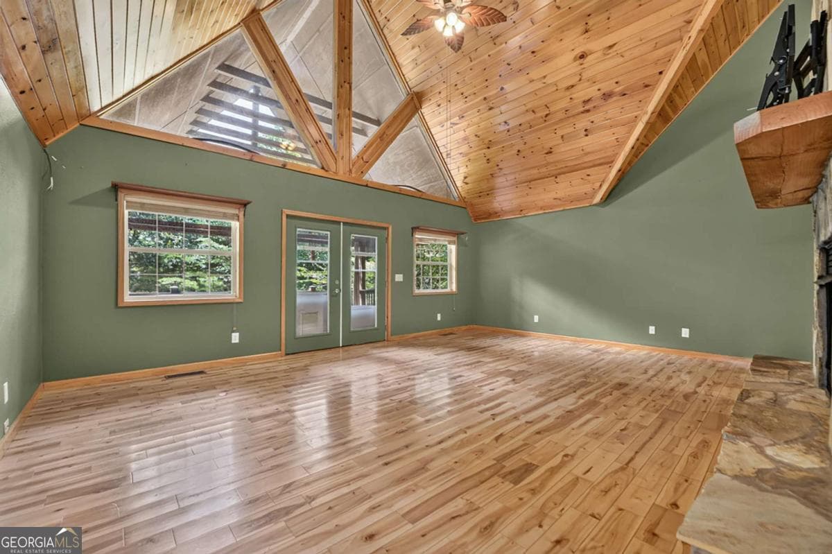 3 bedroom, 2.5 bathroom, 2,724 sq ft cabin,single family residence for sale at 648 Posey Place, Murphy, NC 28906 — photo 3