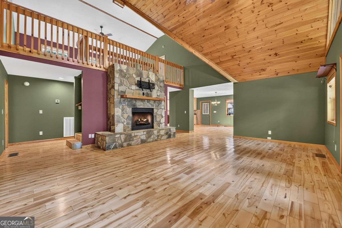 3 bedroom, 2.5 bathroom, 2,724 sq ft cabin,single family residence for sale at 648 Posey Place, Murphy, NC 28906 — photo 5