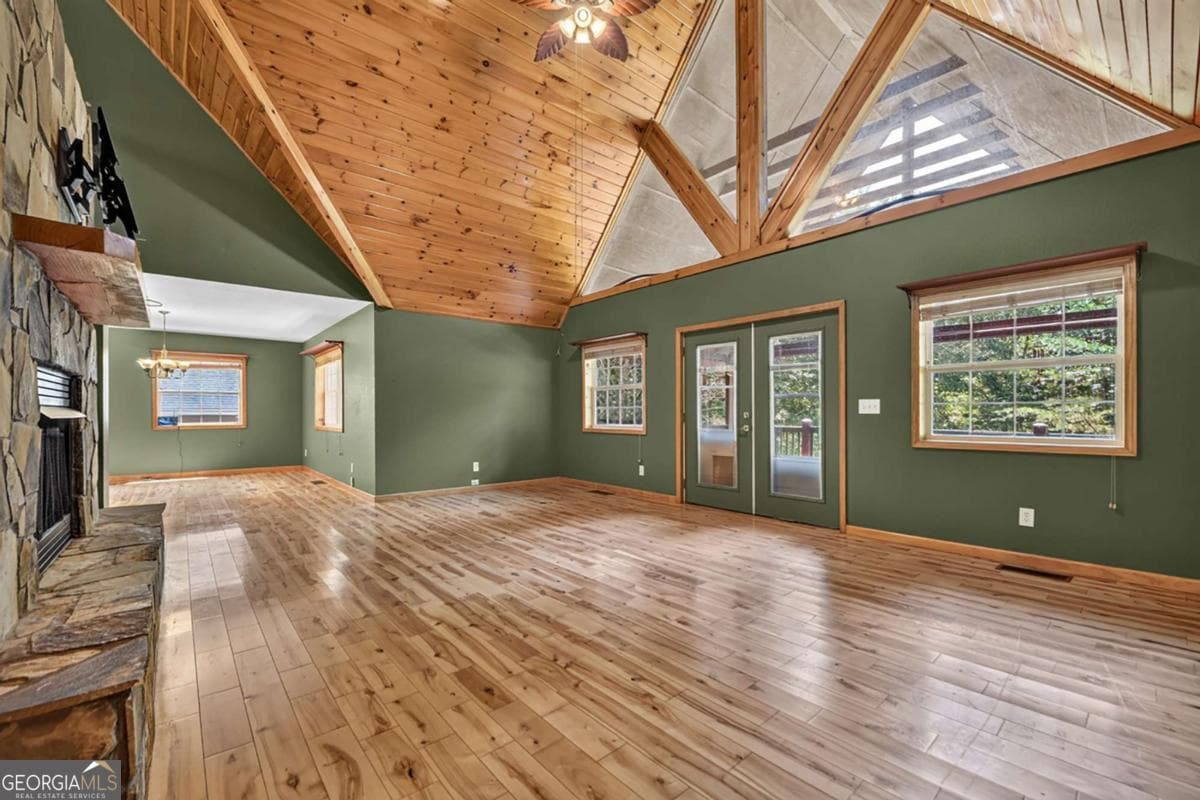 3 bedroom, 2.5 bathroom, 2,724 sq ft cabin,single family residence for sale at 648 Posey Place, Murphy, NC 28906 — photo 4