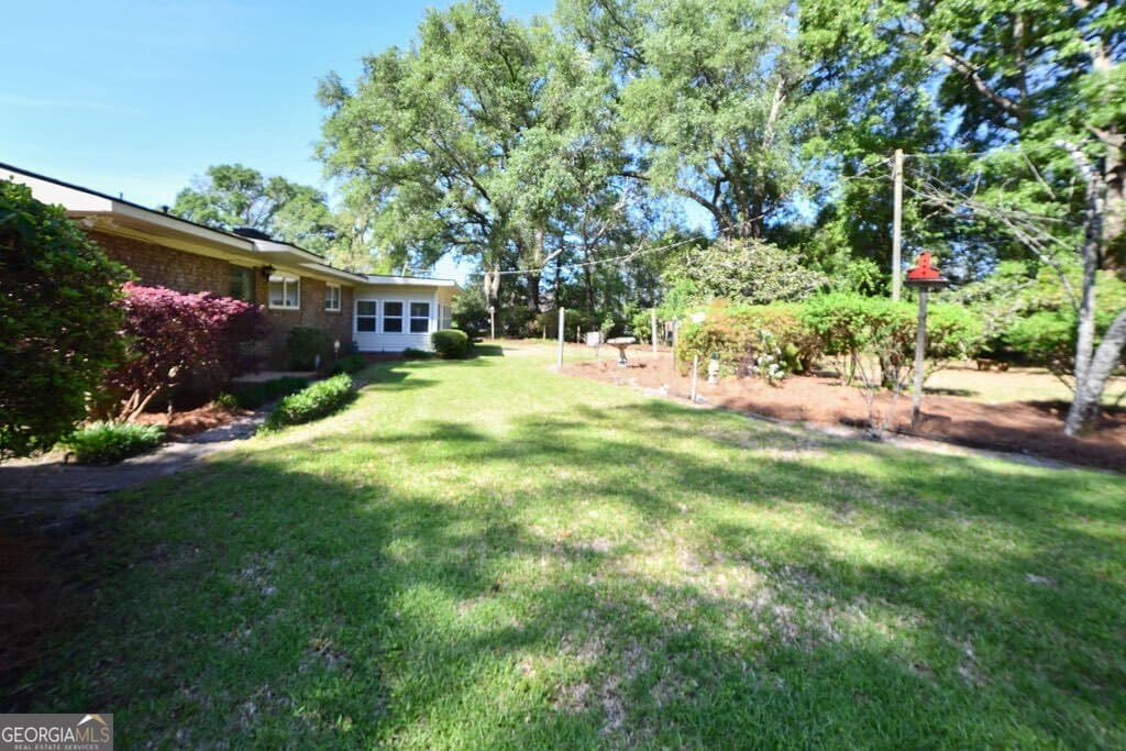 3 bedroom, 3 bathroom, 2,500 sq ft single family residence for sale at 39 Adams Street, Jesup, GA 31545 — photo 6