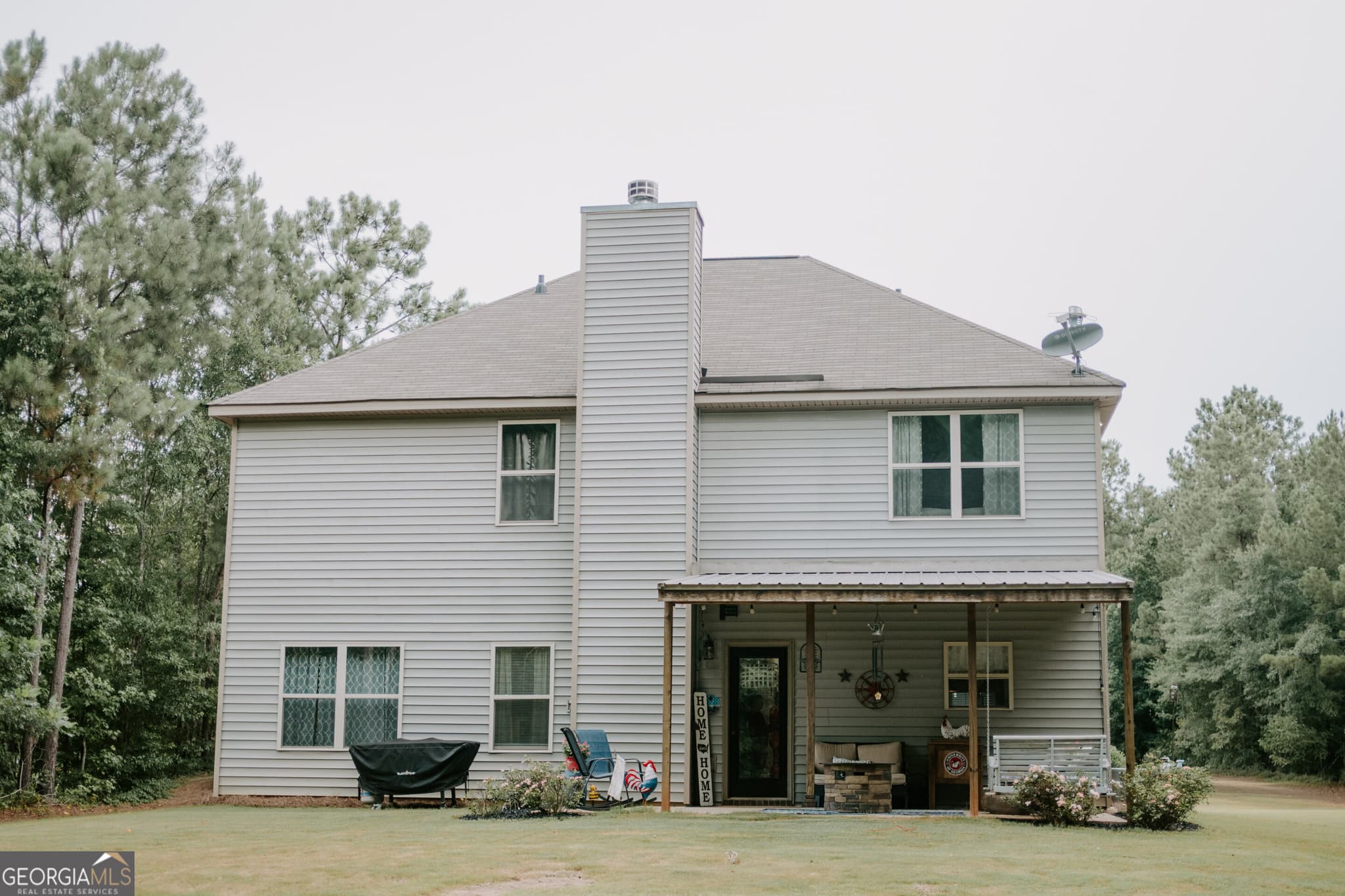 5 bedroom, 3 bathroom, 2,536 sq ft single family residence for sale at 127 Waterford Drive, Jackson, GA 30233 — photo 2