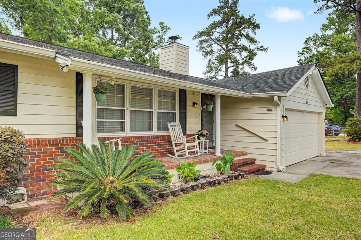 3 bedroom, 2 bathroom, 1,624 sq ft single family residence for sale at 154 Azalea Avenue, Savannah, GA 31408 — photo 2
