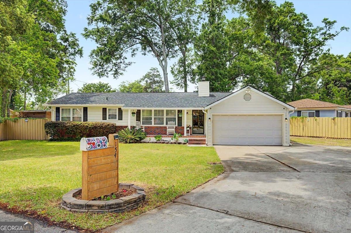 3 bedroom, 2 bathroom, 1,624 sq ft single family residence for sale at 154 Azalea Avenue, Savannah, GA 31408