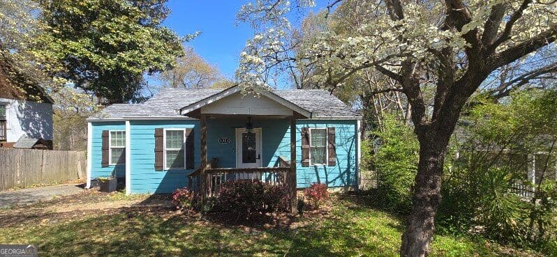 3 bedroom, 2 bathroom, 879 sq ft single family residence for sale at 1901 E Farris Avenue, East Point, GA 30344 — photo 1 of 22