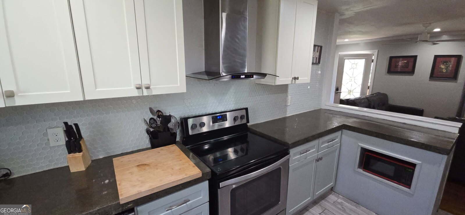 3 bedroom, 2 bathroom, 879 sq ft single family residence for sale at 1901 E Farris Avenue, East Point, GA 30344 — photo 10
