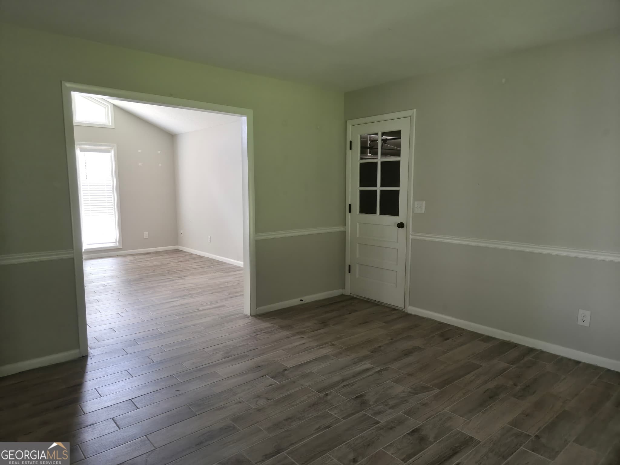 3 bedroom, 2 bathroom, 2,052 sq ft single family residence for sale at 221 Gilchrist Drive, Warner Robins, GA 31093 — photo 7