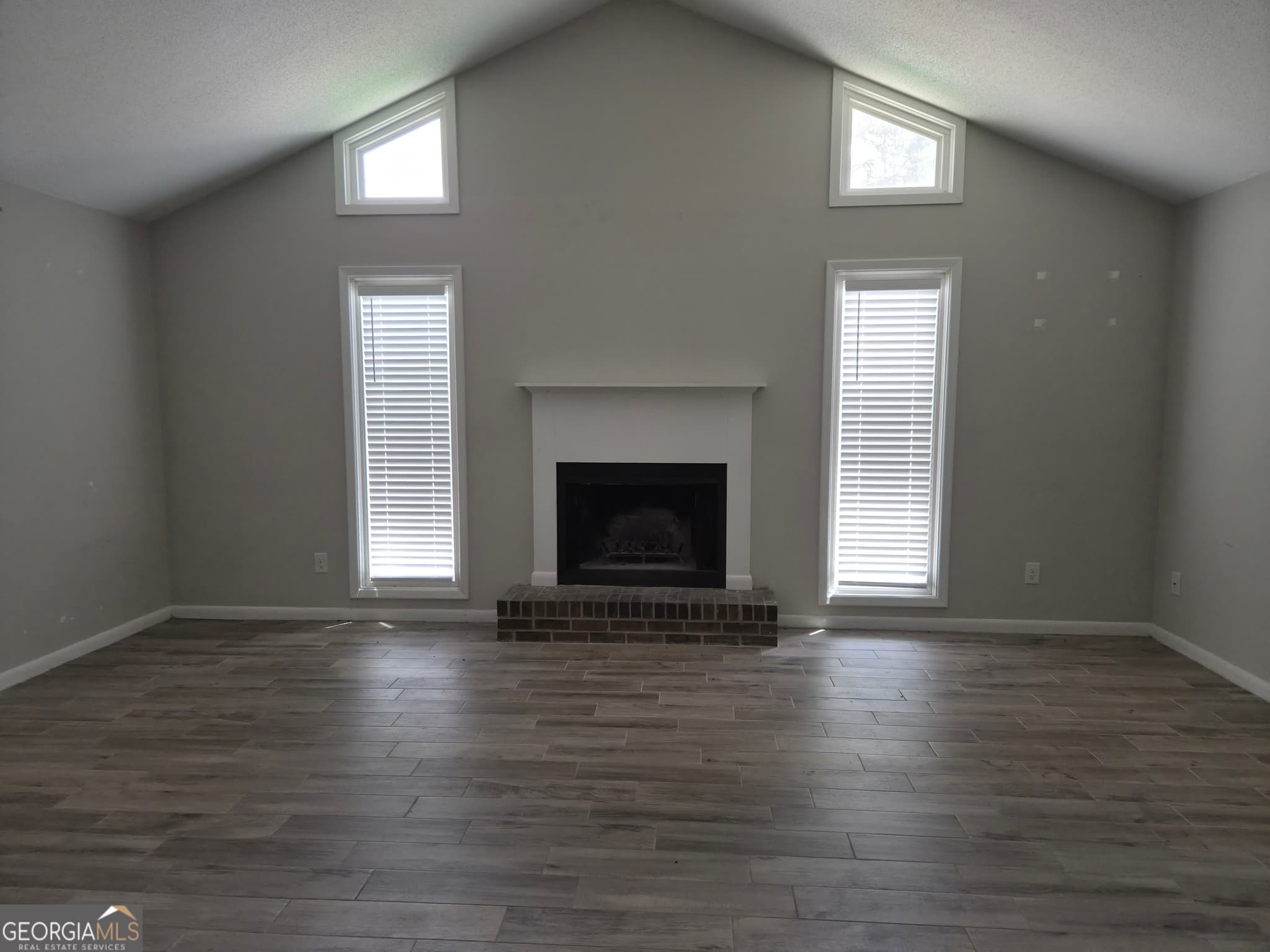3 bedroom, 2 bathroom, 2,052 sq ft single family residence for sale at 221 Gilchrist Drive, Warner Robins, GA 31093 — photo 8