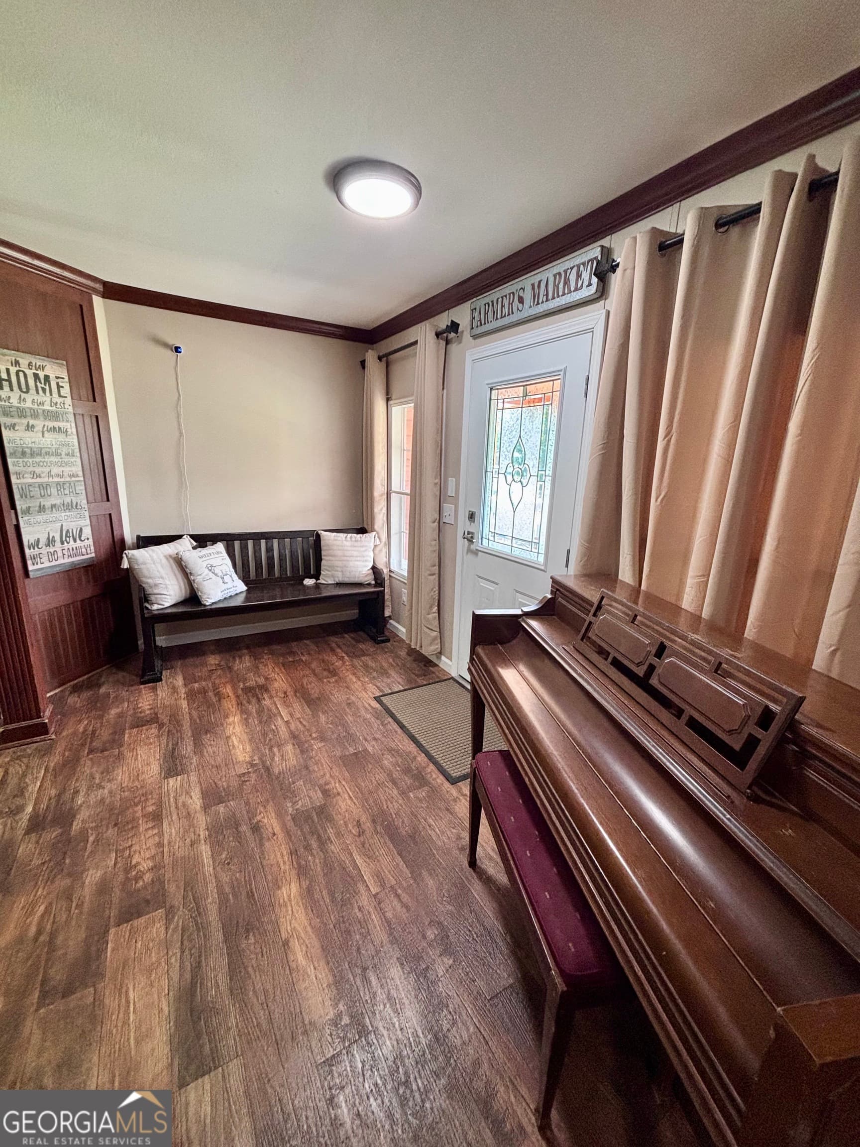 6 bedroom, 3 bathroom, 2,560 sq ft manufactured home,single family residence for sale at 49 W Pearl Street, Alamo, GA 30411 — photo 5