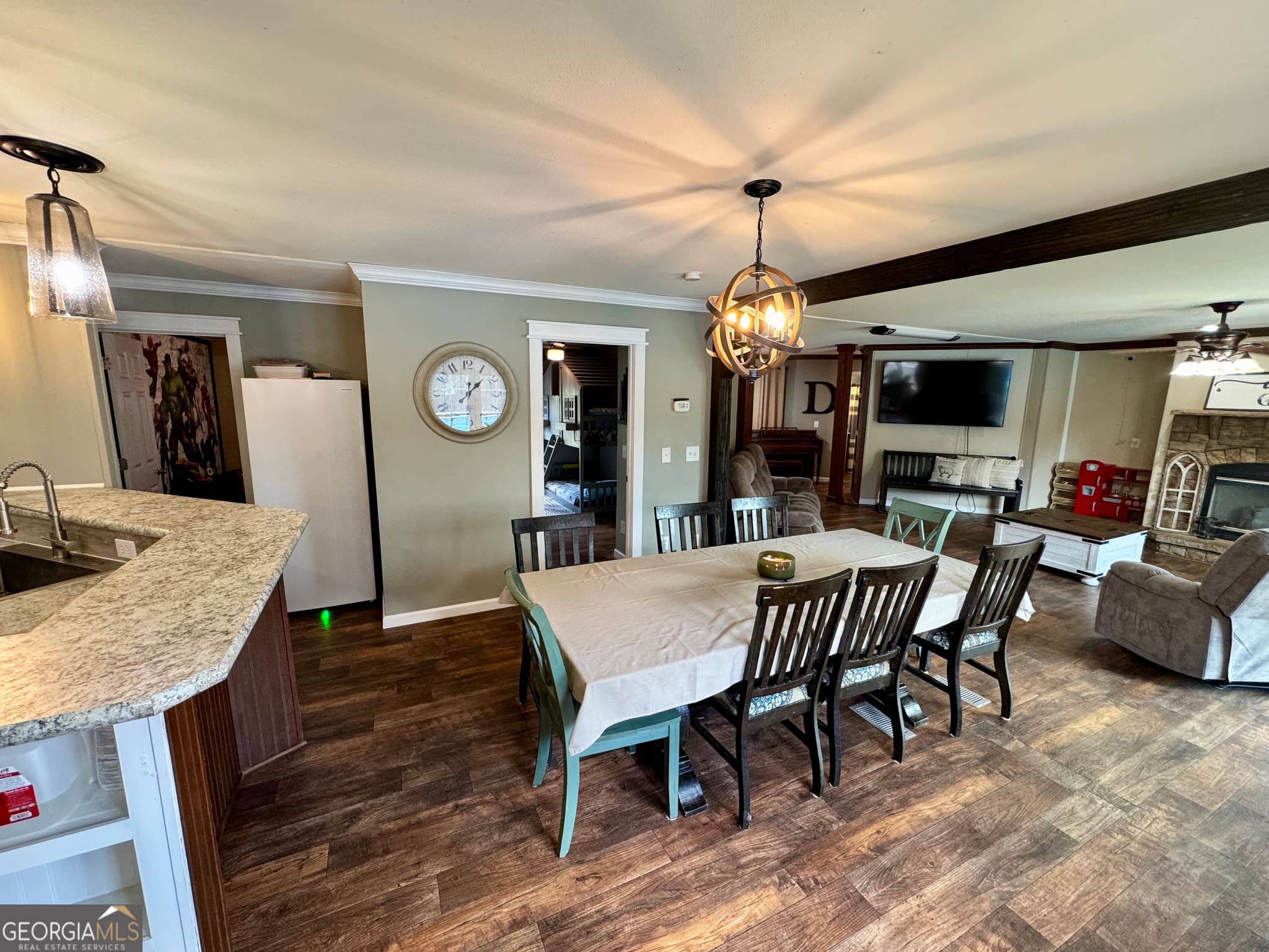 6 bedroom, 3 bathroom, 2,560 sq ft manufactured home,single family residence for sale at 49 W Pearl Street, Alamo, GA 30411 — photo 9