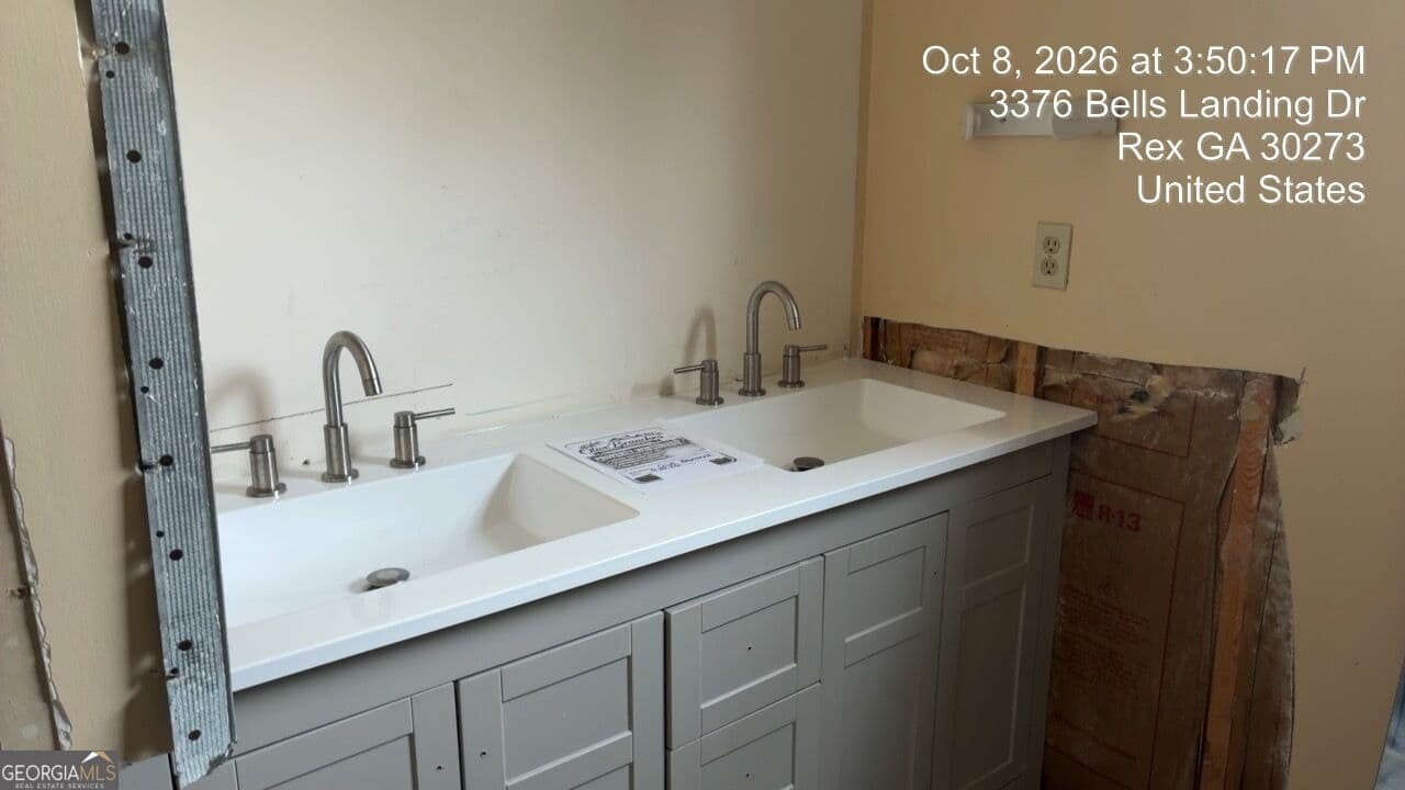 3 bedroom, 2 bathroom, 1,783 sq ft single family residence for sale at 3384 Bells Landing Drive, Rex, GA 30273 — photo 3