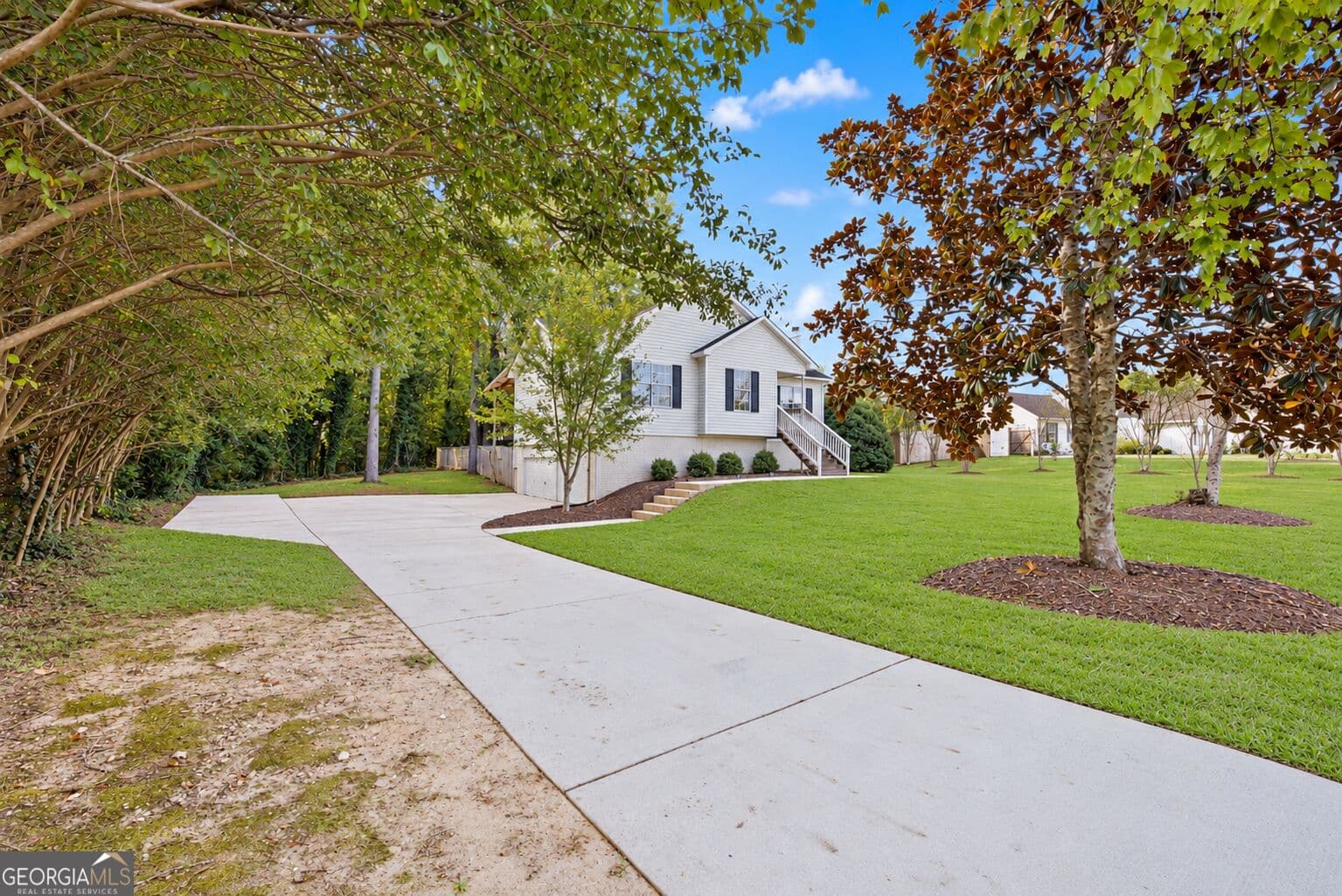 3 bedroom, 2 bathroom, 1,444 sq ft single family residence for sale at 132 Peeks Crossing Drive, Senoia, GA 30276 — photo 3