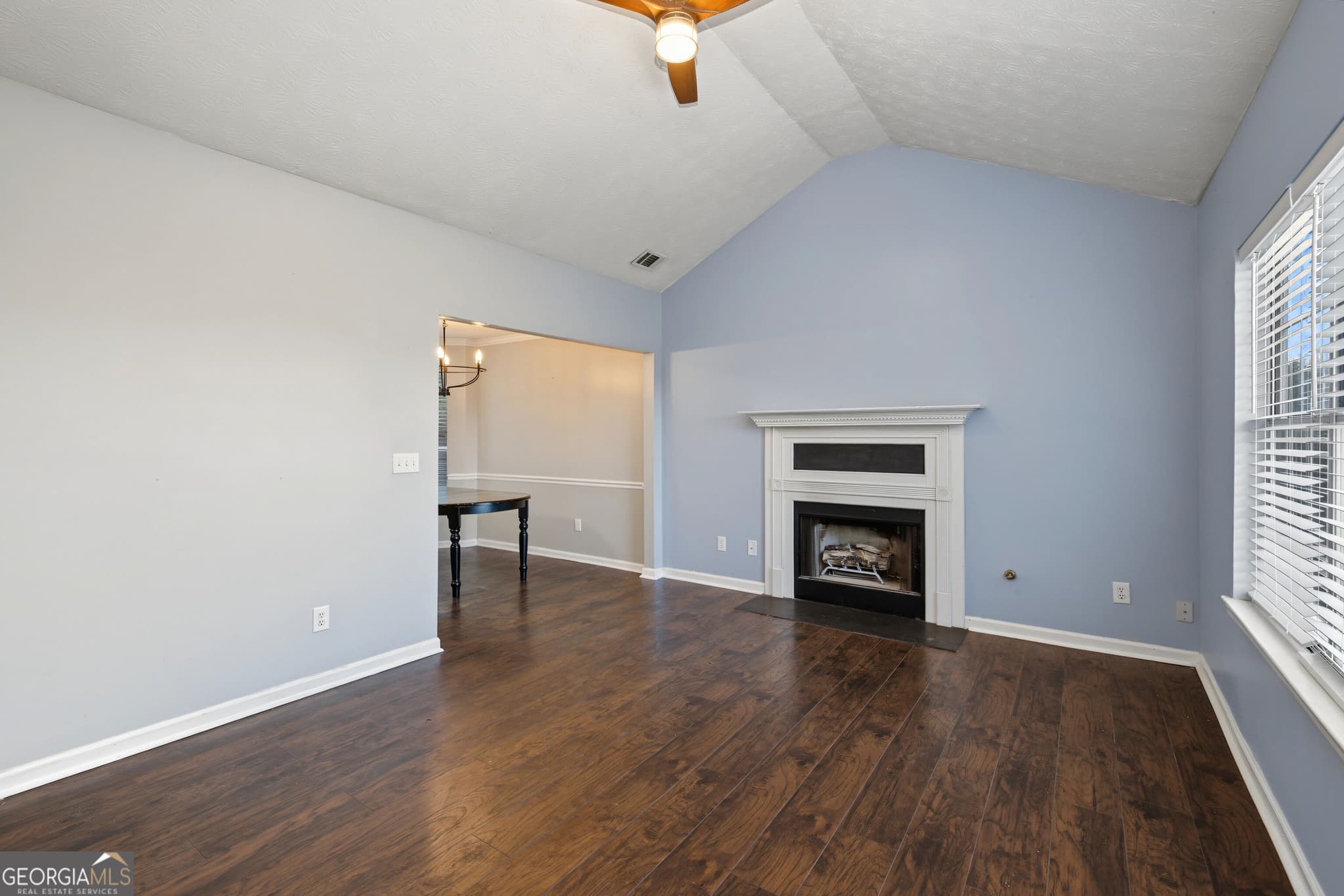 3 bedroom, 2 bathroom, 1,444 sq ft single family residence for sale at 132 Peeks Crossing Drive, Senoia, GA 30276 — photo 5