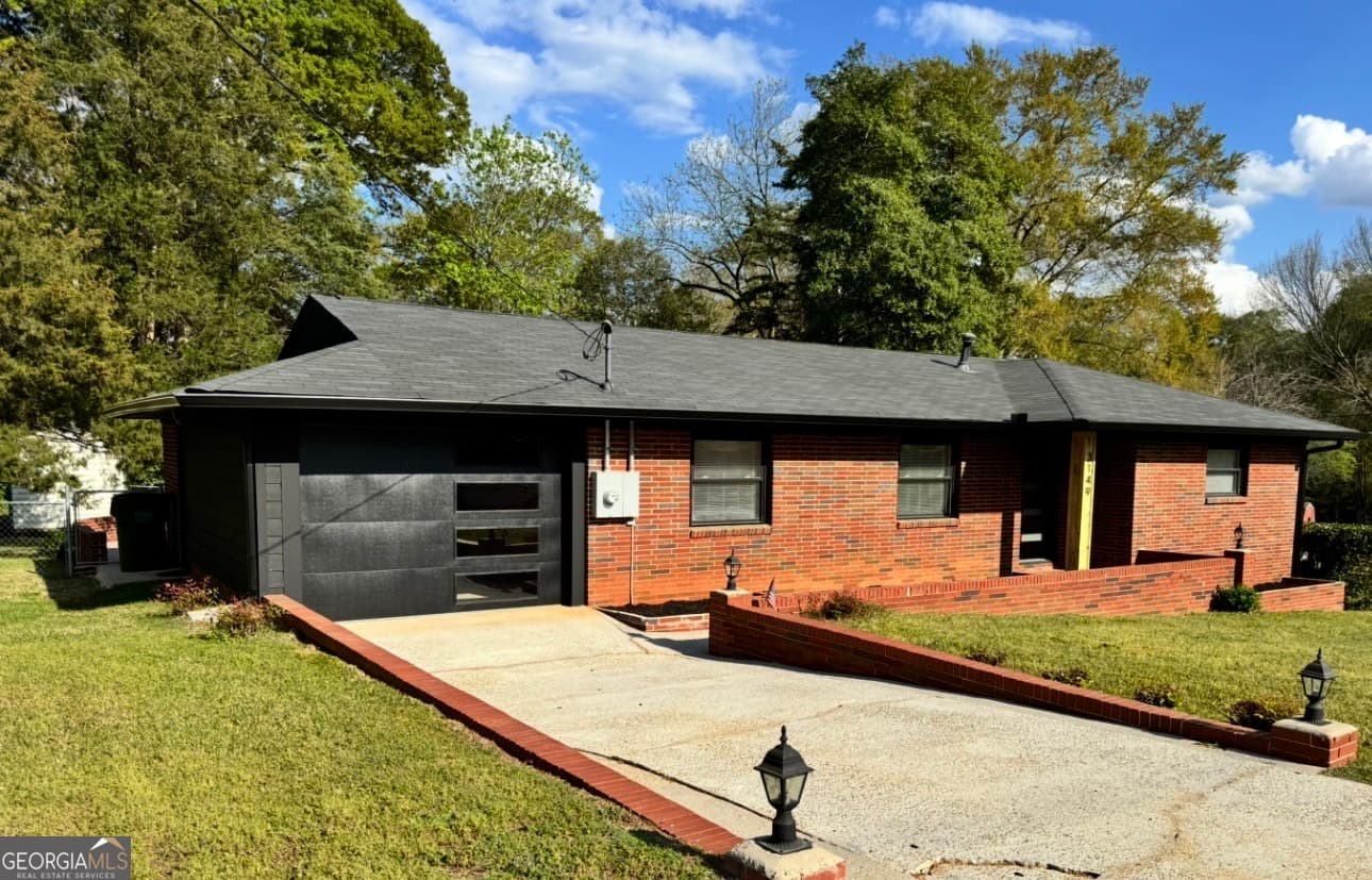 3 bedroom, 2.5 bathroom, 1,196 sq ft single family residence for sale at 3149 Rebecca Street, Covington, GA 30014 — photo 2