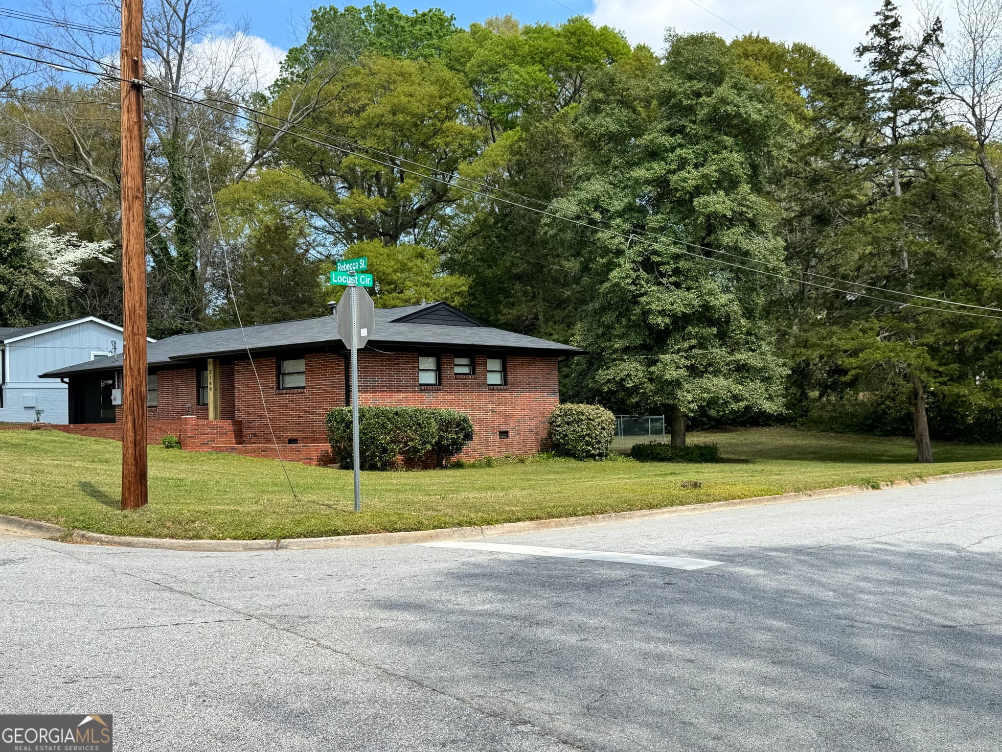3 bedroom, 2.5 bathroom, 1,196 sq ft single family residence for sale at 3149 Rebecca Street, Covington, GA 30014 — photo 4