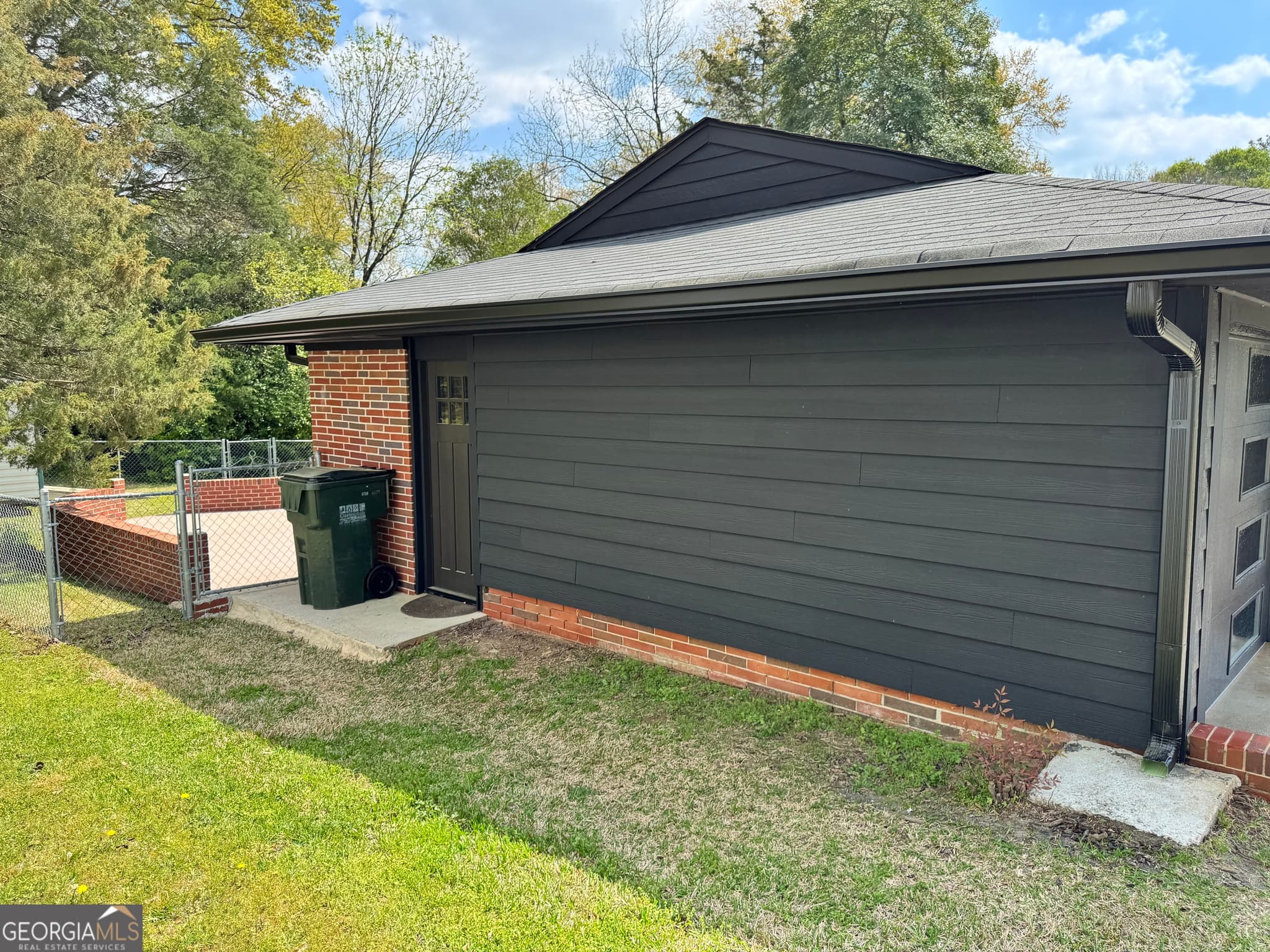 3 bedroom, 2.5 bathroom, 1,196 sq ft single family residence for sale at 3149 Rebecca Street, Covington, GA 30014 — photo 8